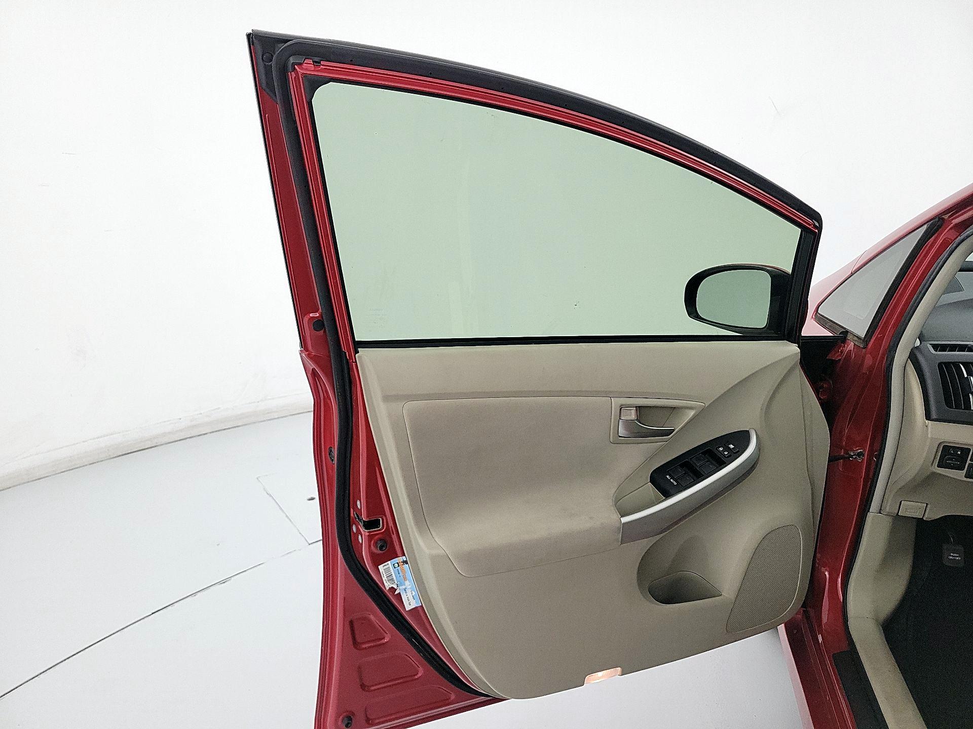 Thumbnail: 2014 Toyota Prius - 12