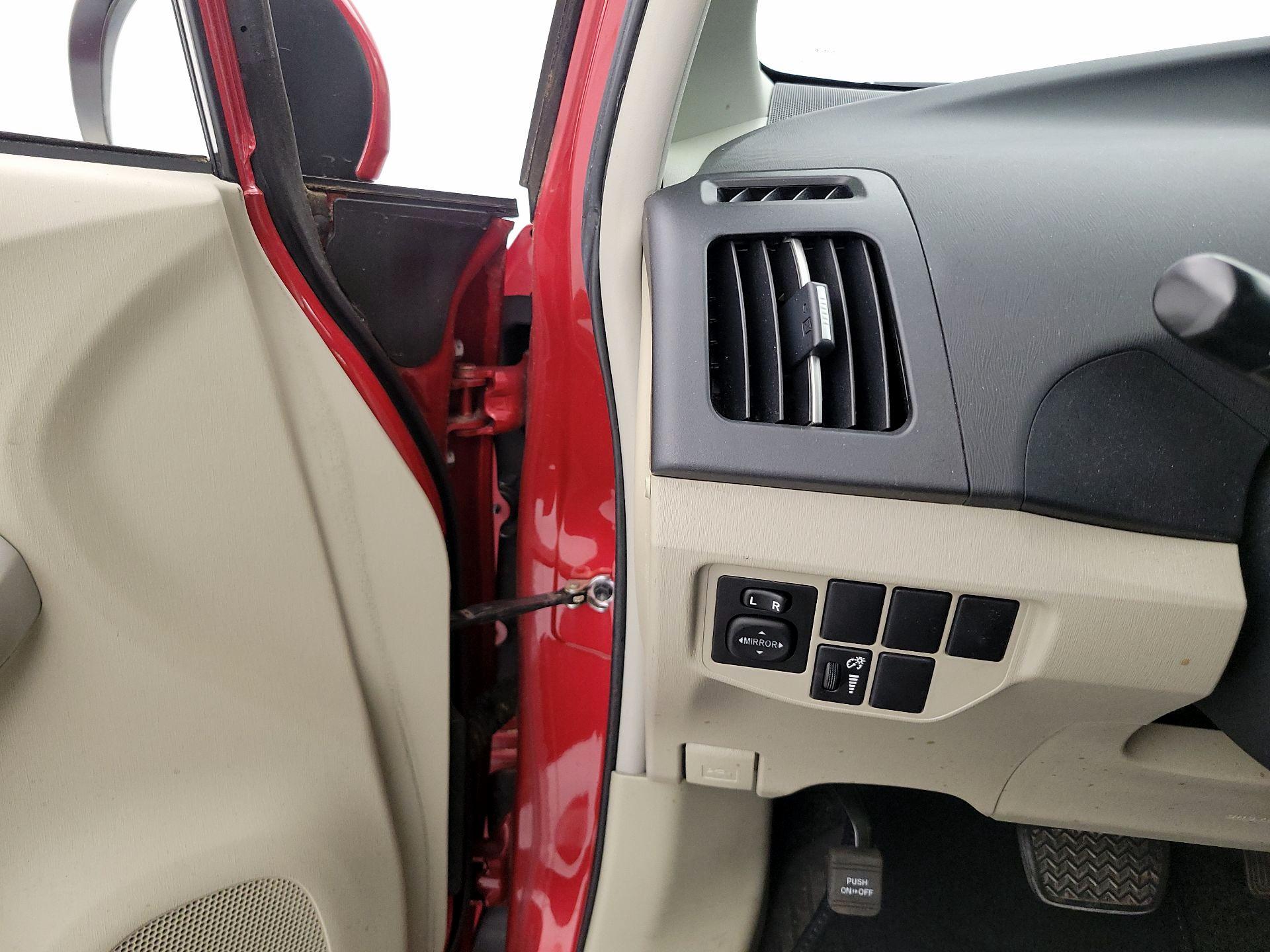 Thumbnail: 2014 Toyota Prius - 13