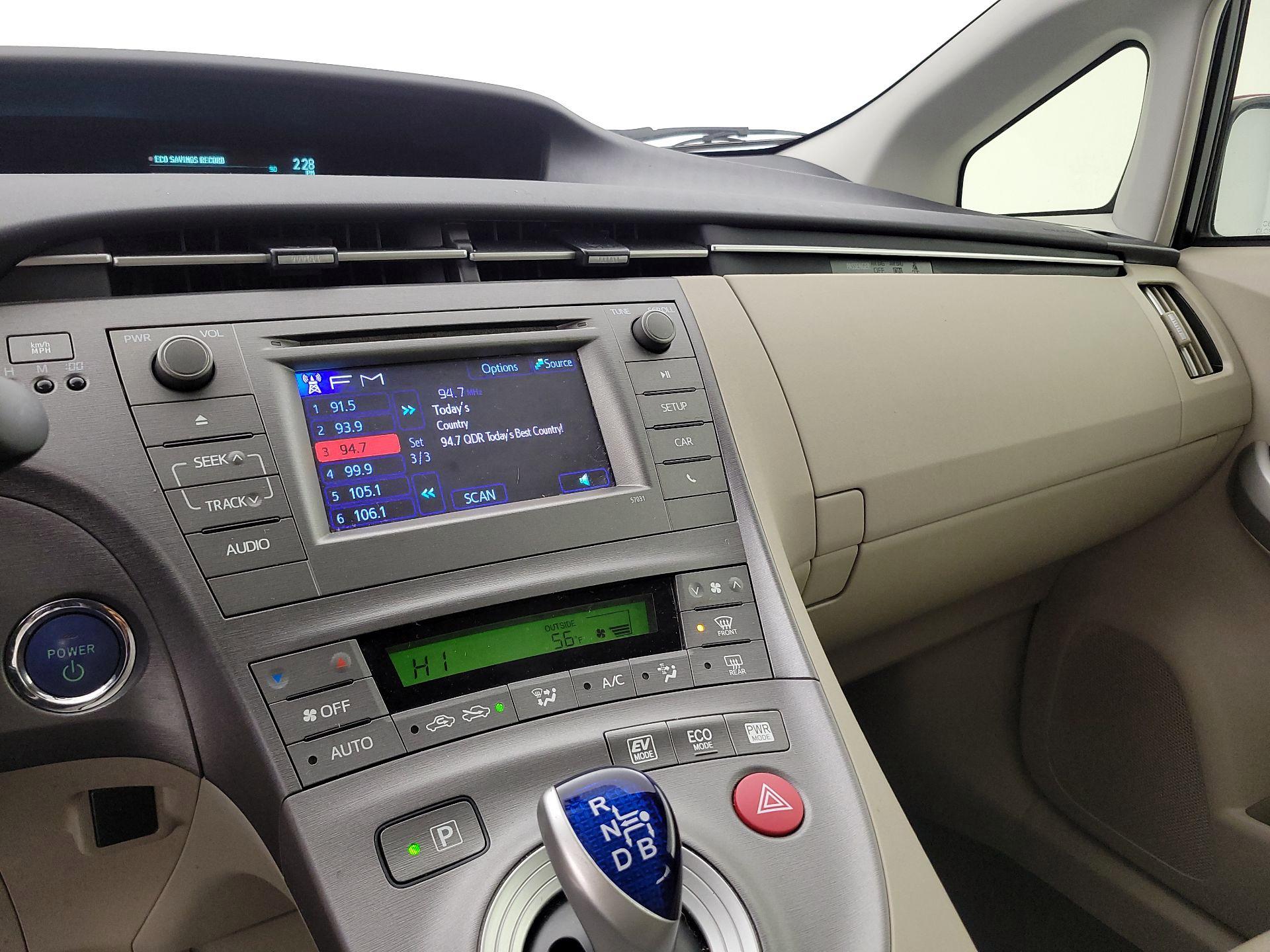 Thumbnail: 2014 Toyota Prius - 14