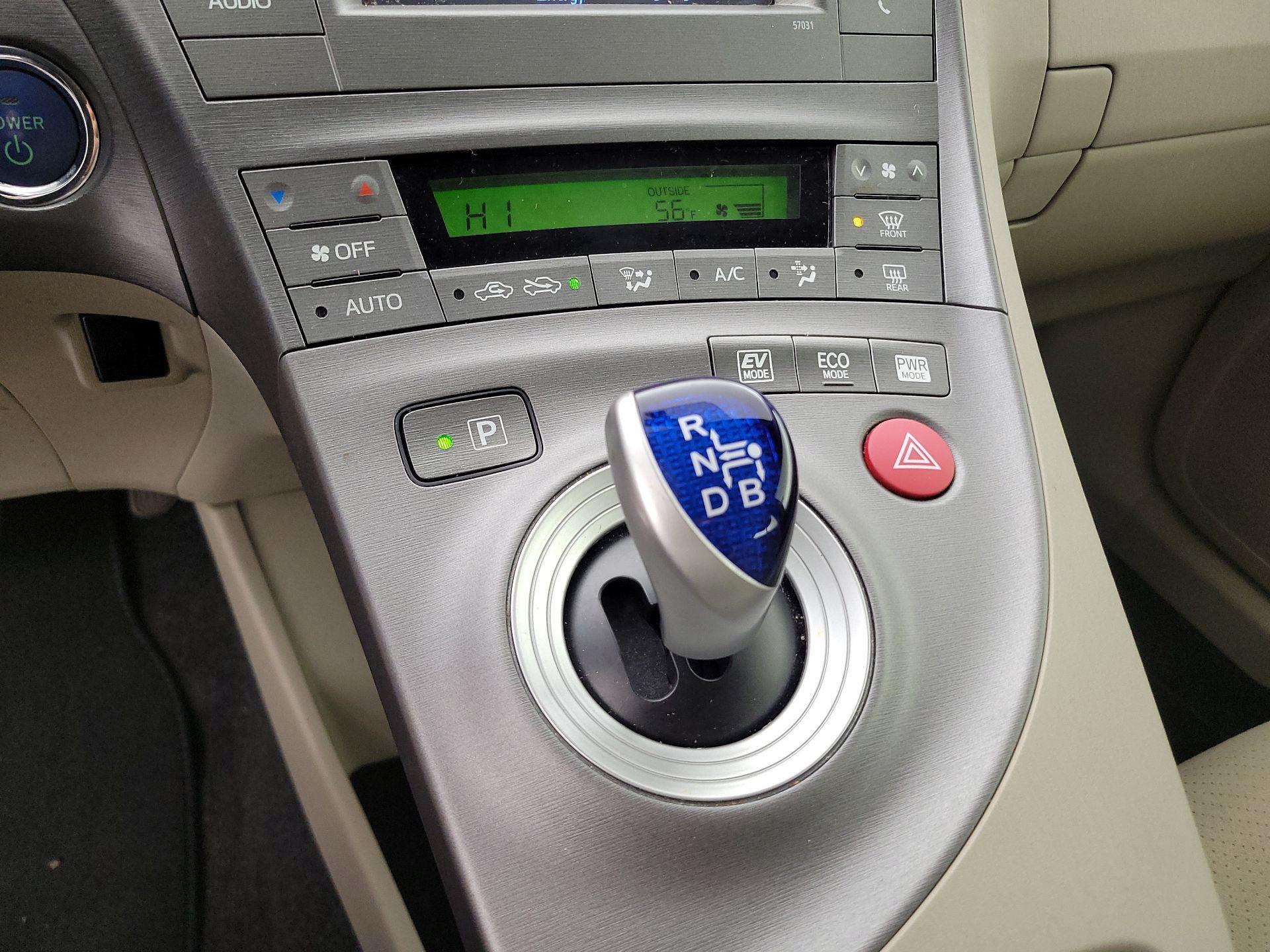 Thumbnail: 2014 Toyota Prius - 15