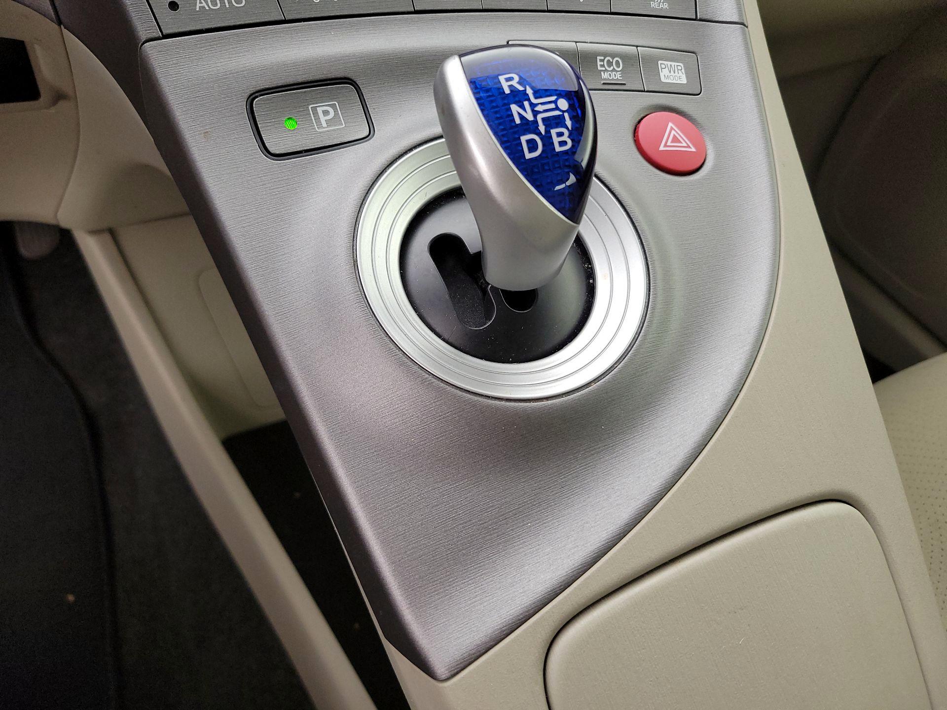 Thumbnail: 2014 Toyota Prius - 16