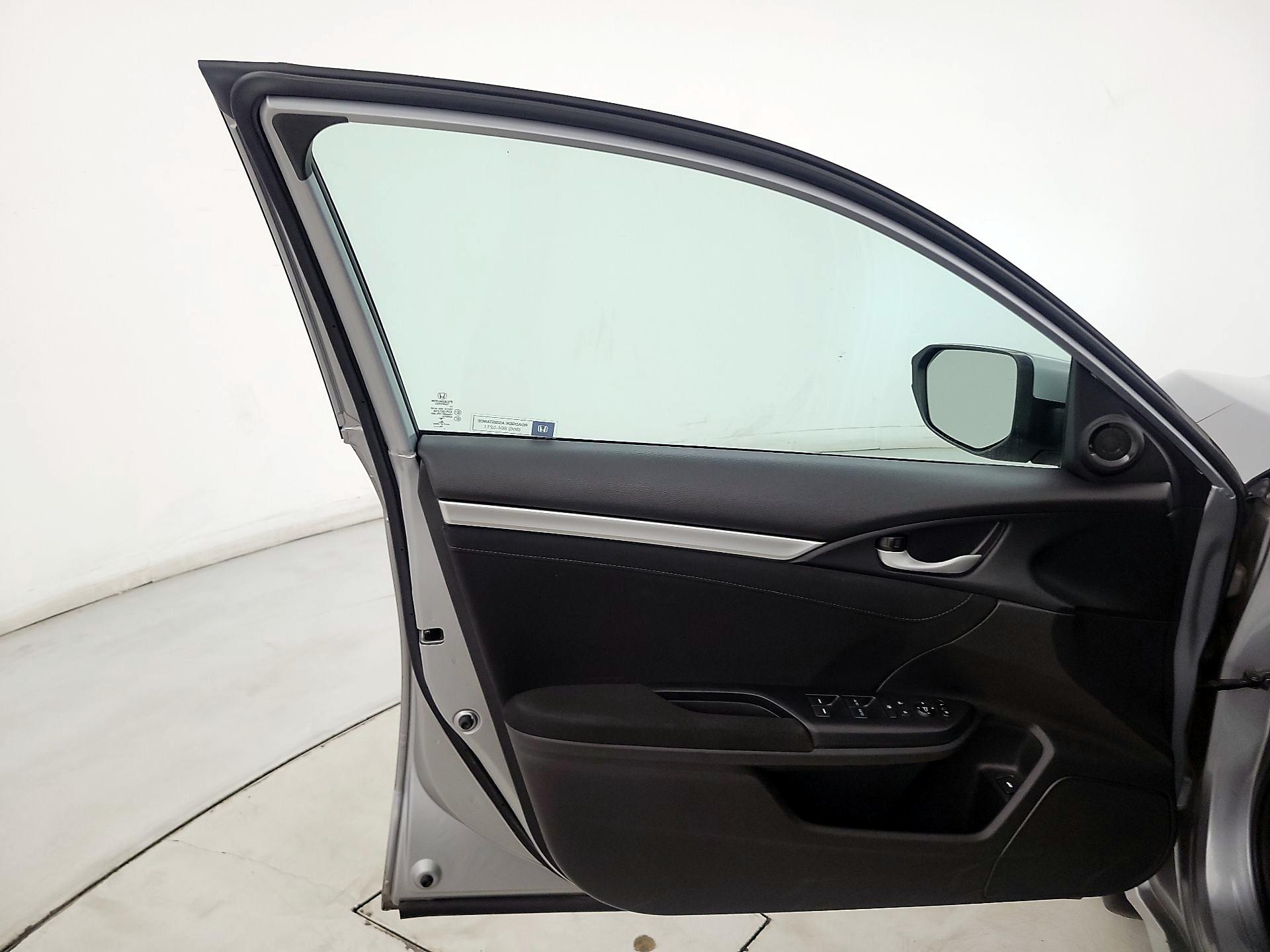 Thumbnail: 2017 Honda Civic - 12