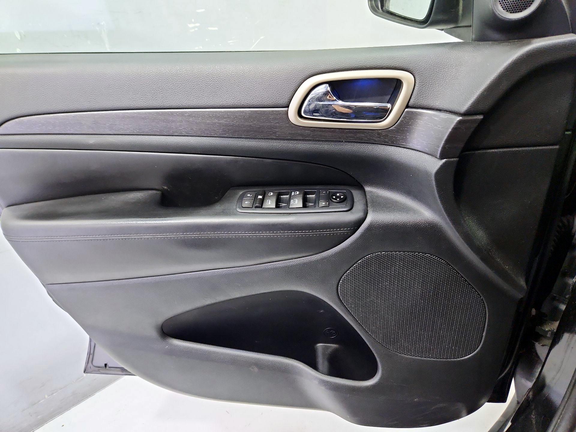 Thumbnail: 2014 Jeep Grand Cherokee - 12