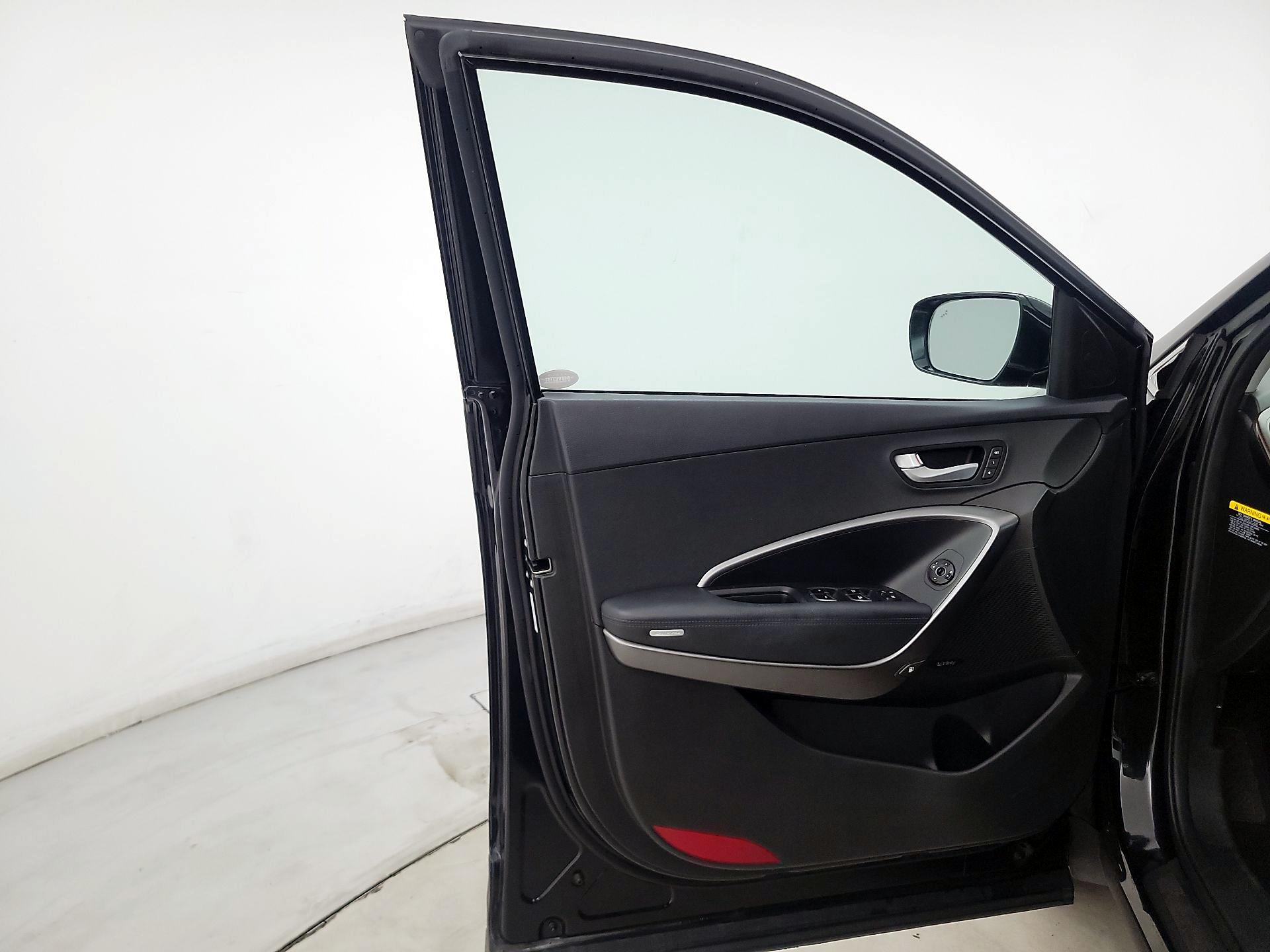 Thumbnail: 2017 Hyundai Santa Fe - 12