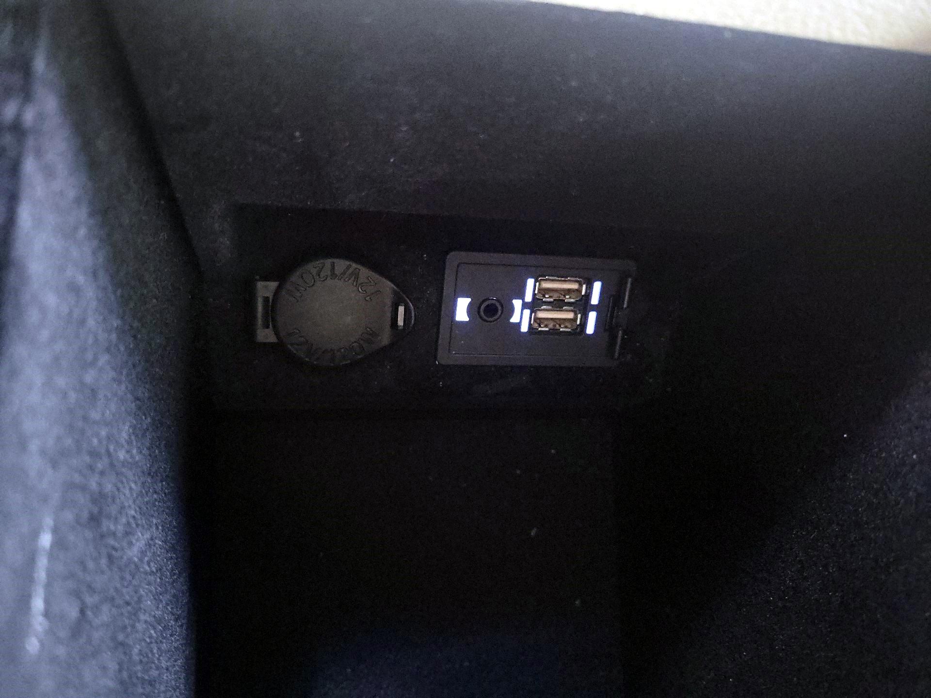 Thumbnail: 2016 Lexus ES - 17