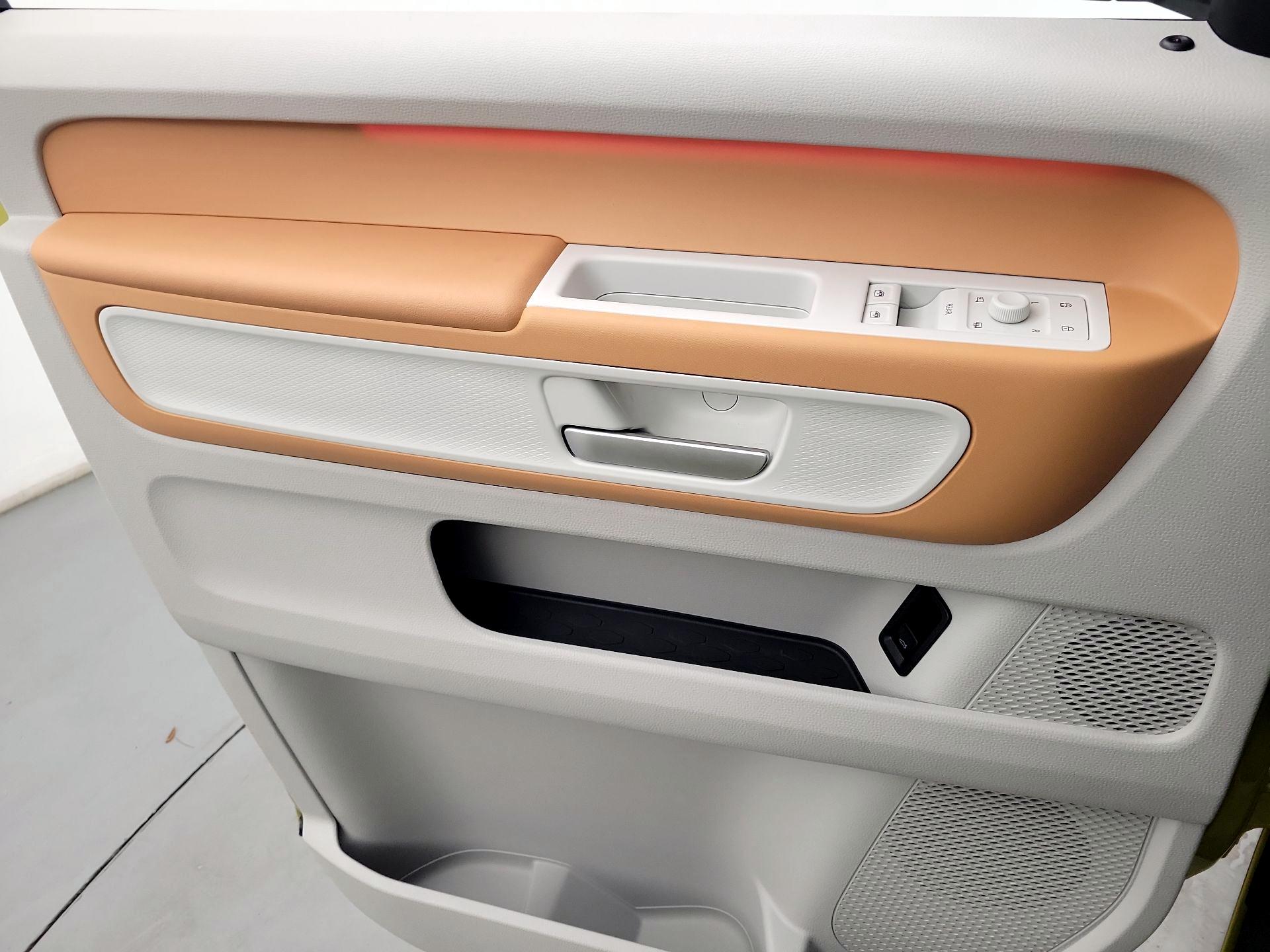 Thumbnail: 2025 Volkswagen ID.Buzz - 10