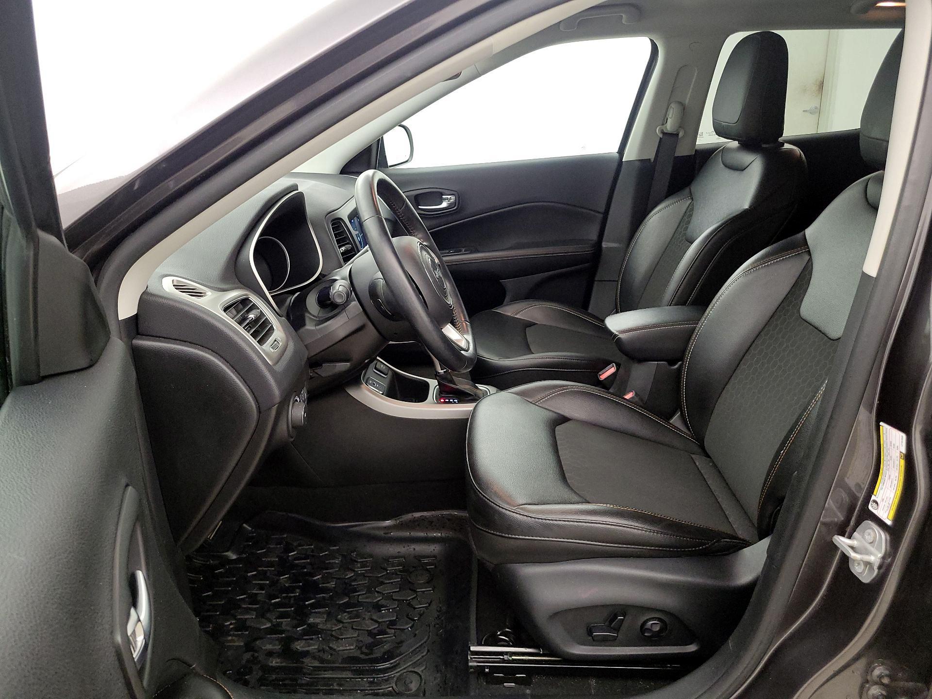 Thumbnail: 2020 Jeep Compass - 11