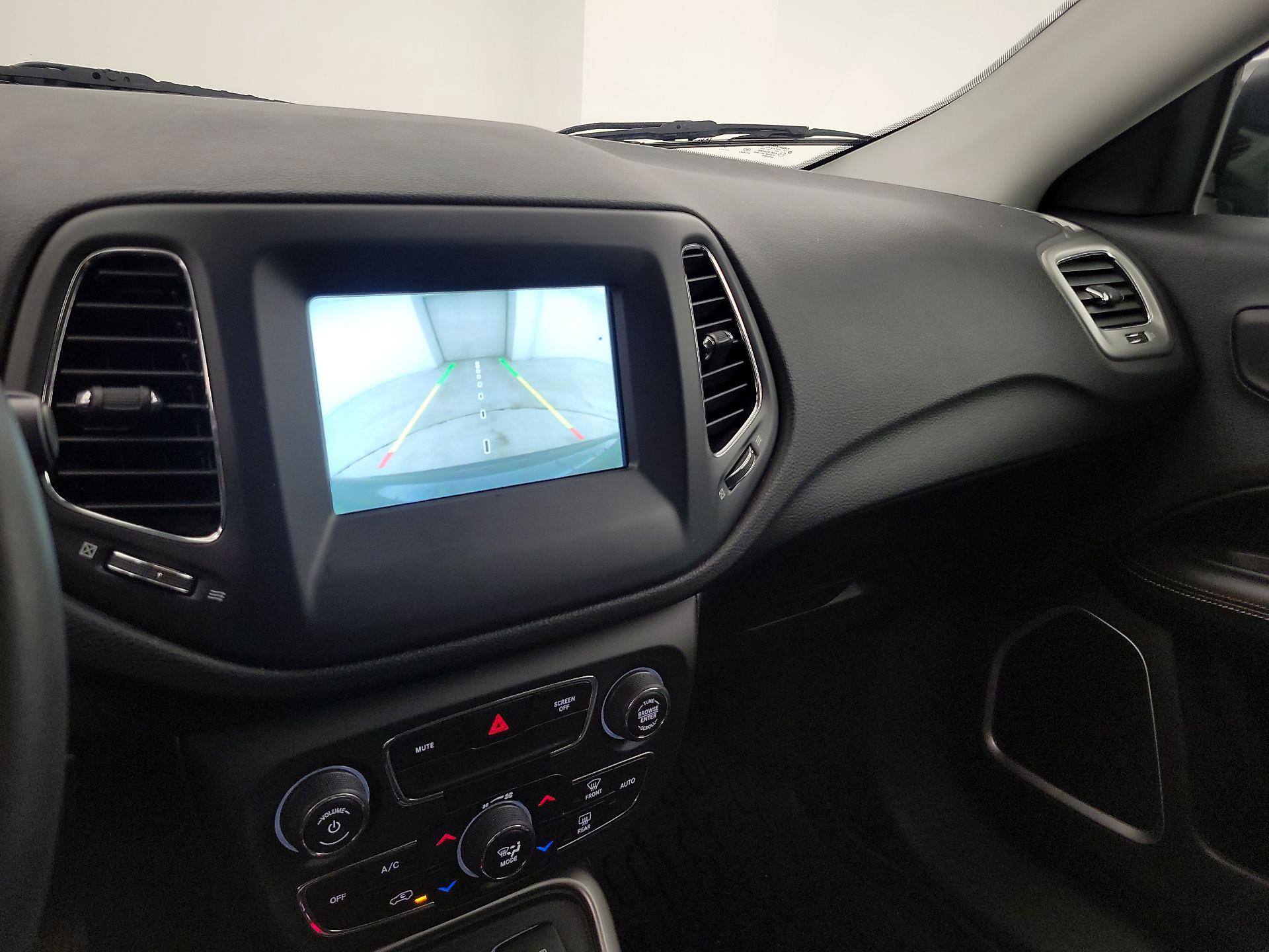 Thumbnail: 2020 Jeep Compass - 14