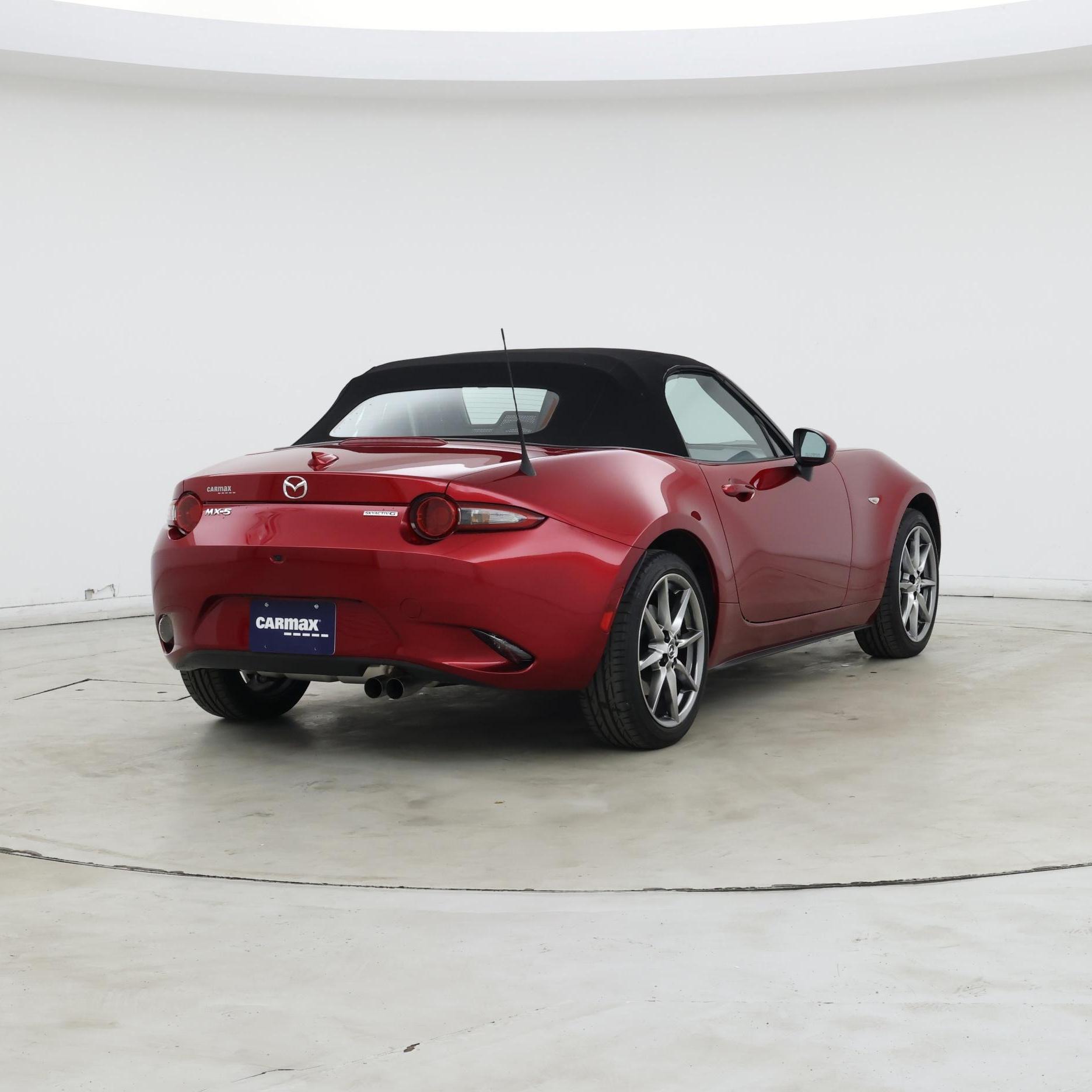 Thumbnail: 2022 Mazda MX-5 Miata - 8