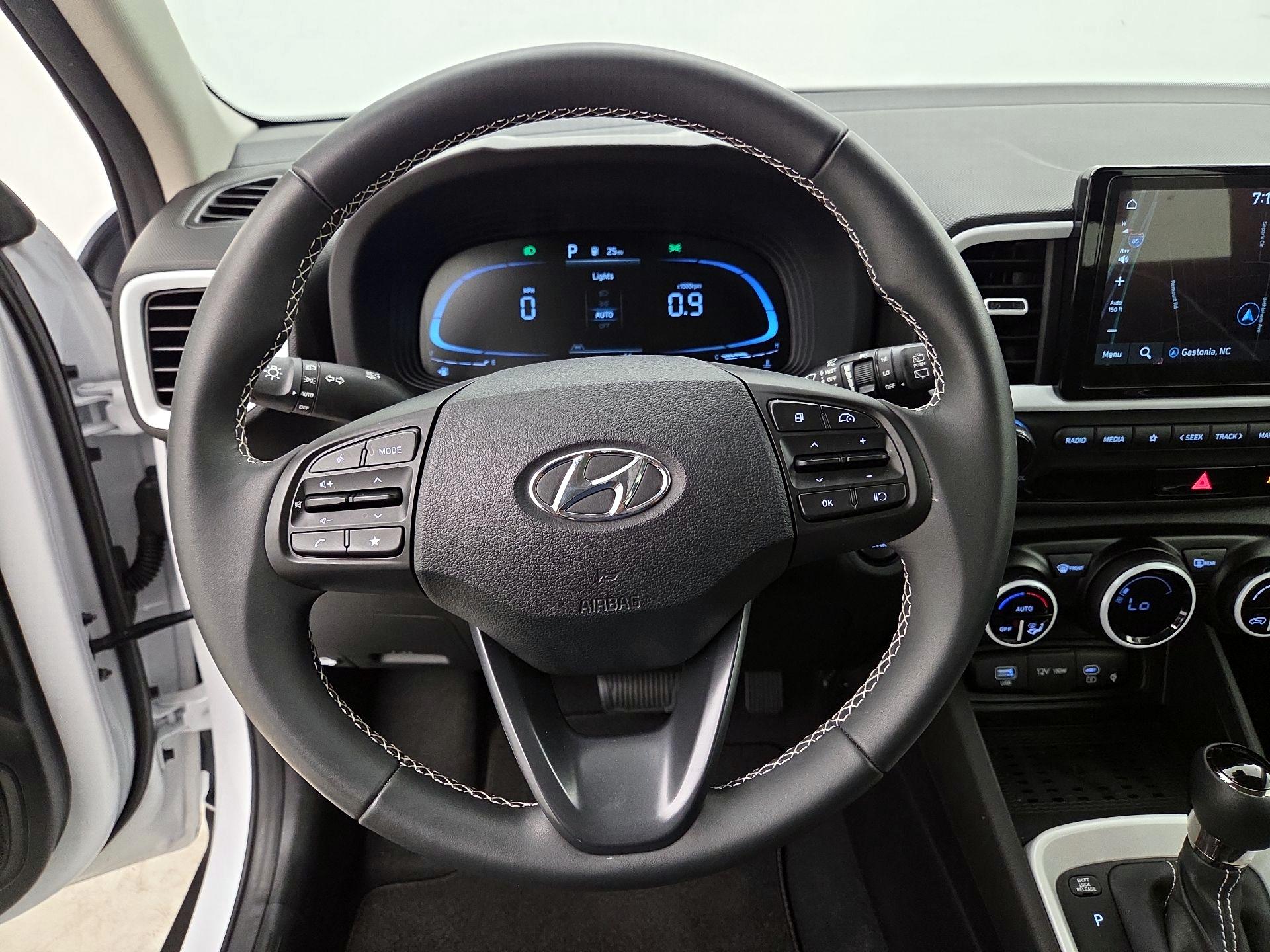 Thumbnail: 2025 Hyundai Venue - 9