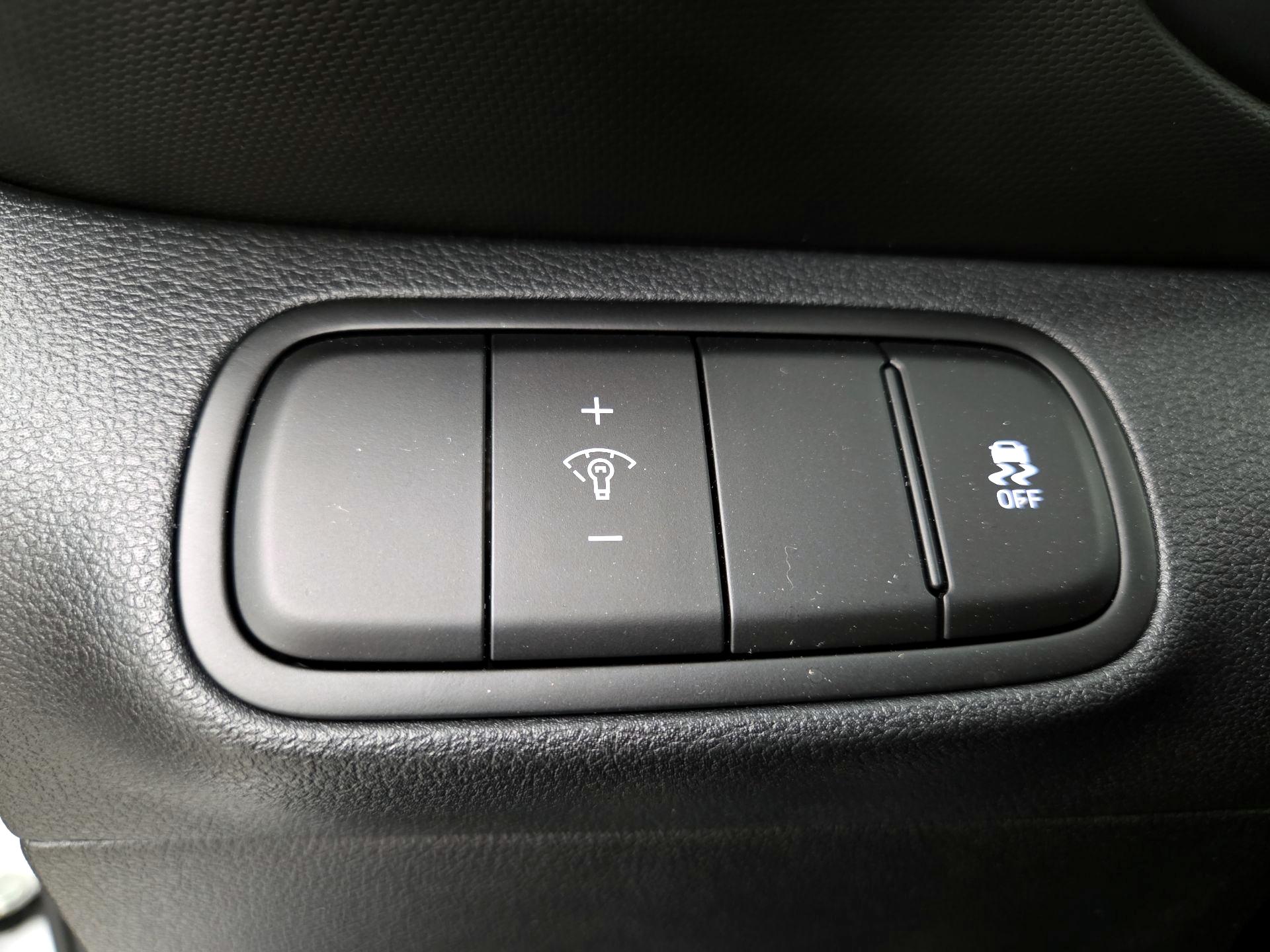 Thumbnail: 2025 Hyundai Venue - 13