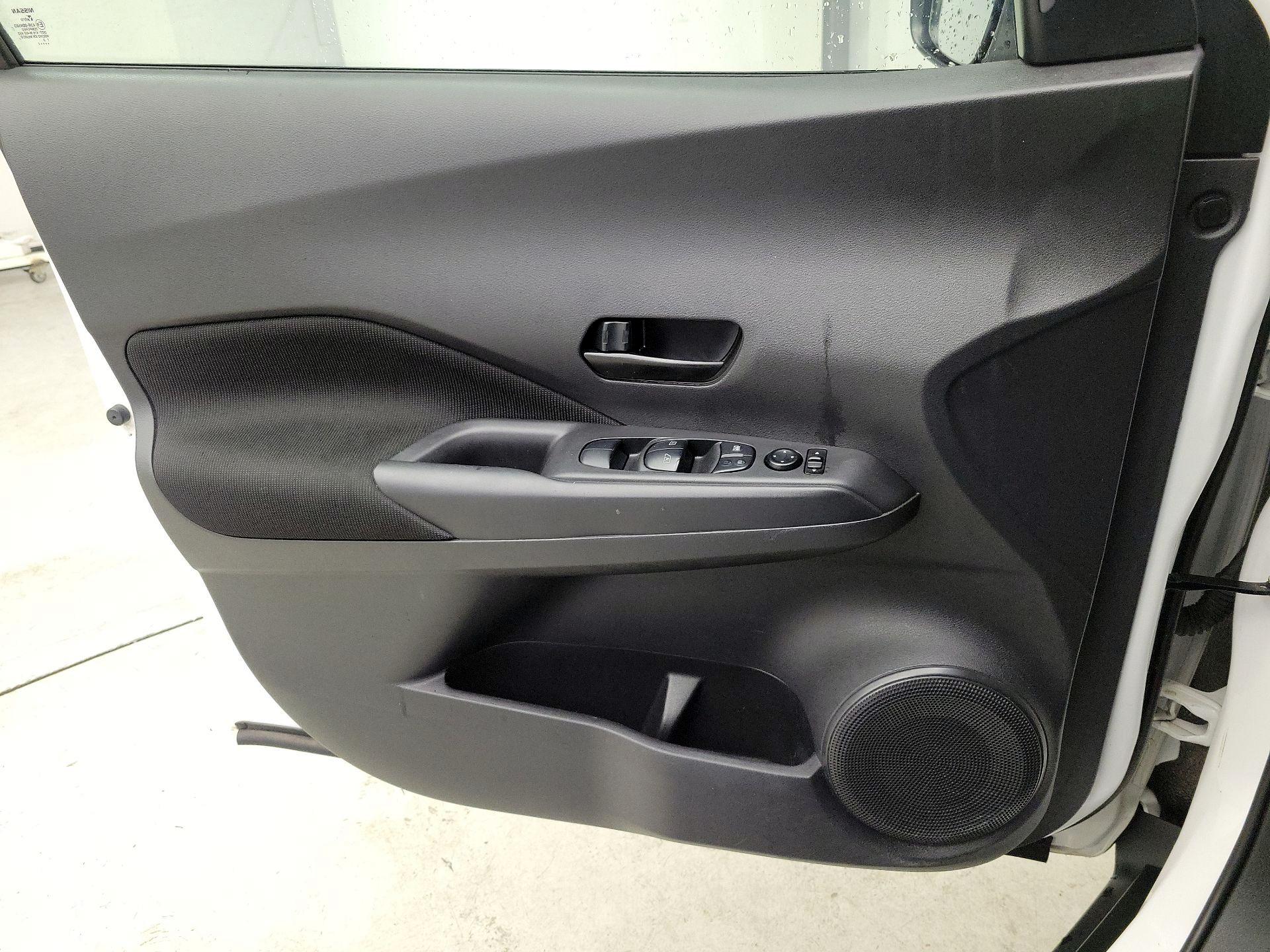 Thumbnail: 2021 Nissan Kicks - 12