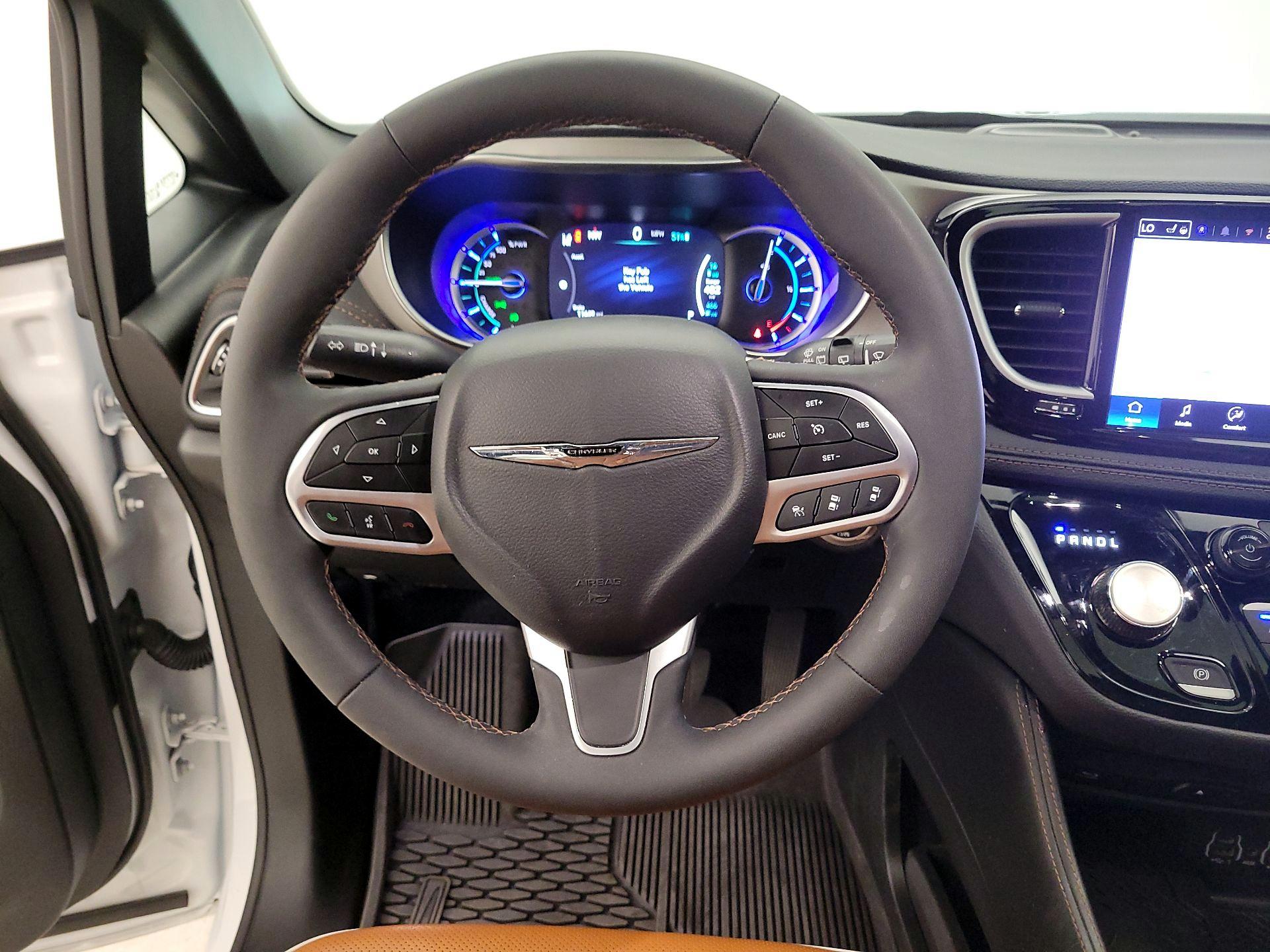 Thumbnail: 2025 Chrysler Pacifica - 10