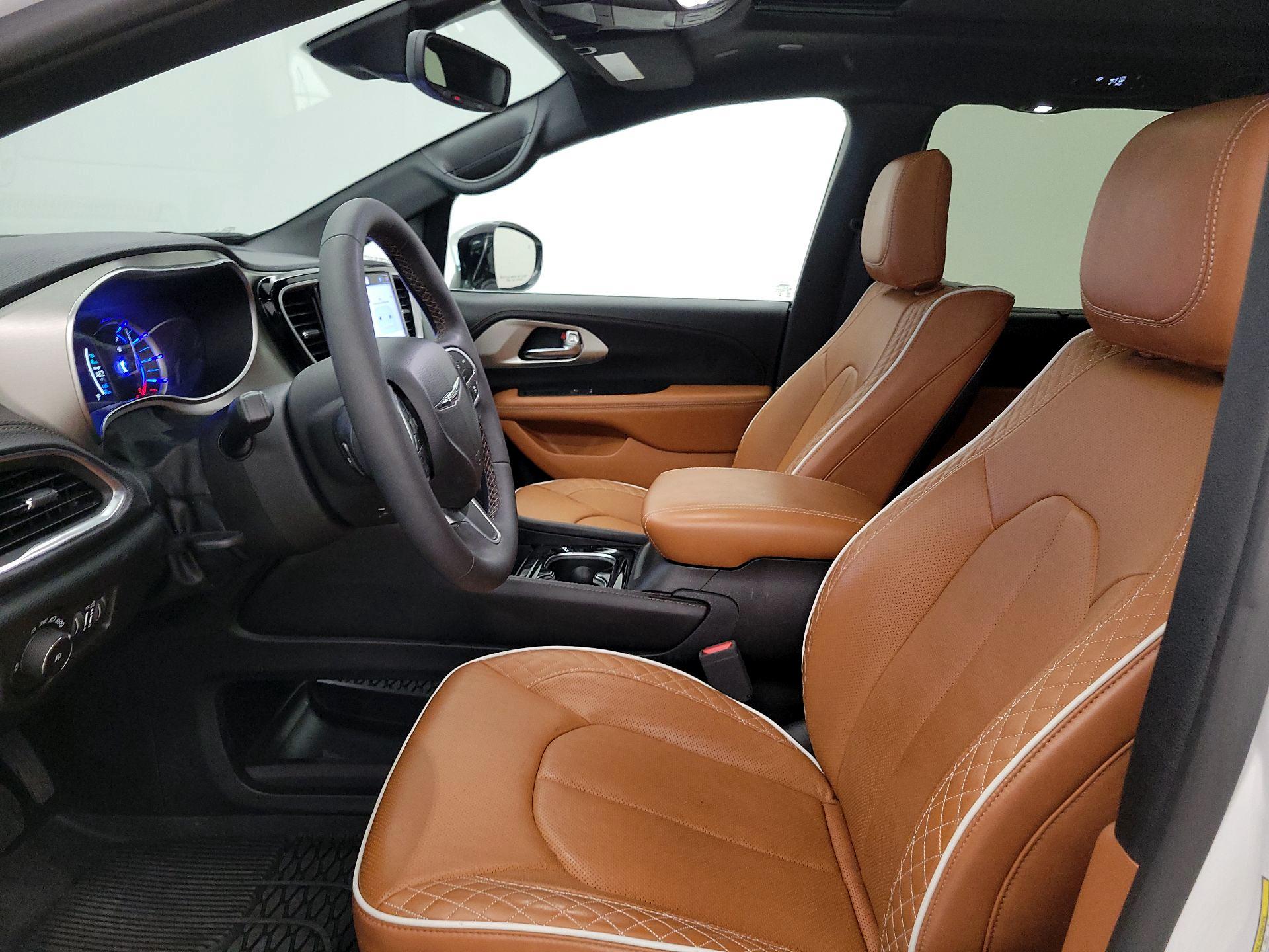 Thumbnail: 2025 Chrysler Pacifica - 11