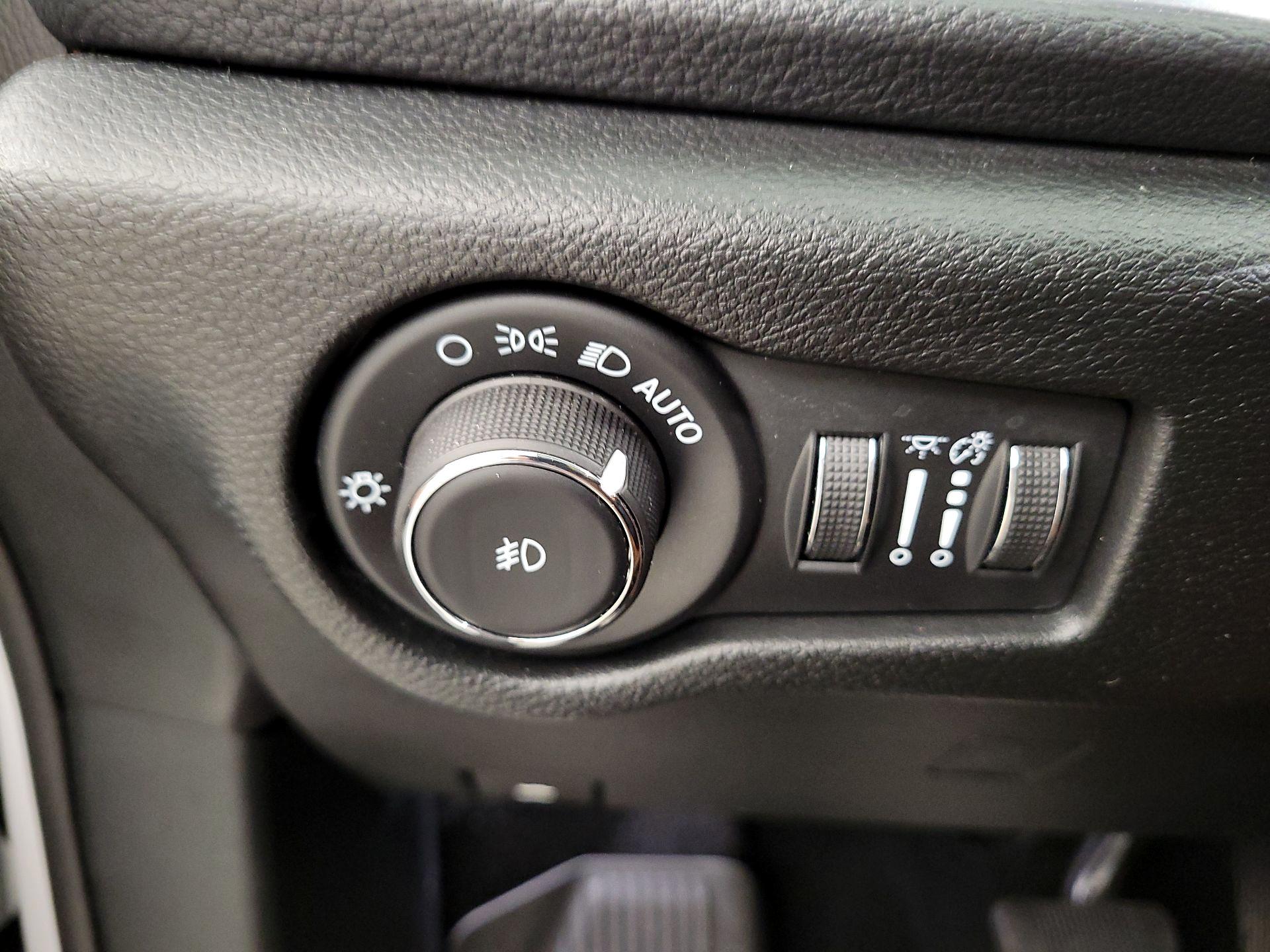 Thumbnail: 2025 Chrysler Pacifica - 13