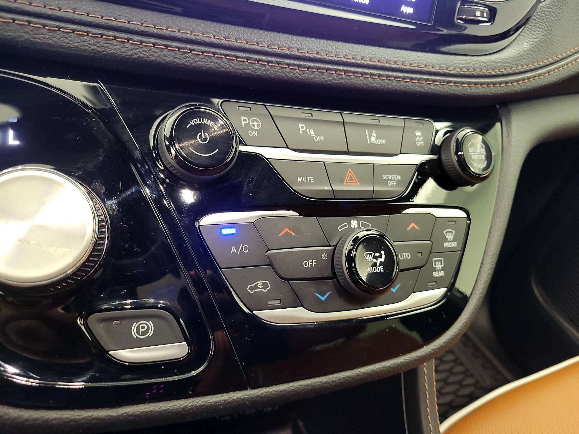 Thumbnail: 2025 Chrysler Pacifica - 16