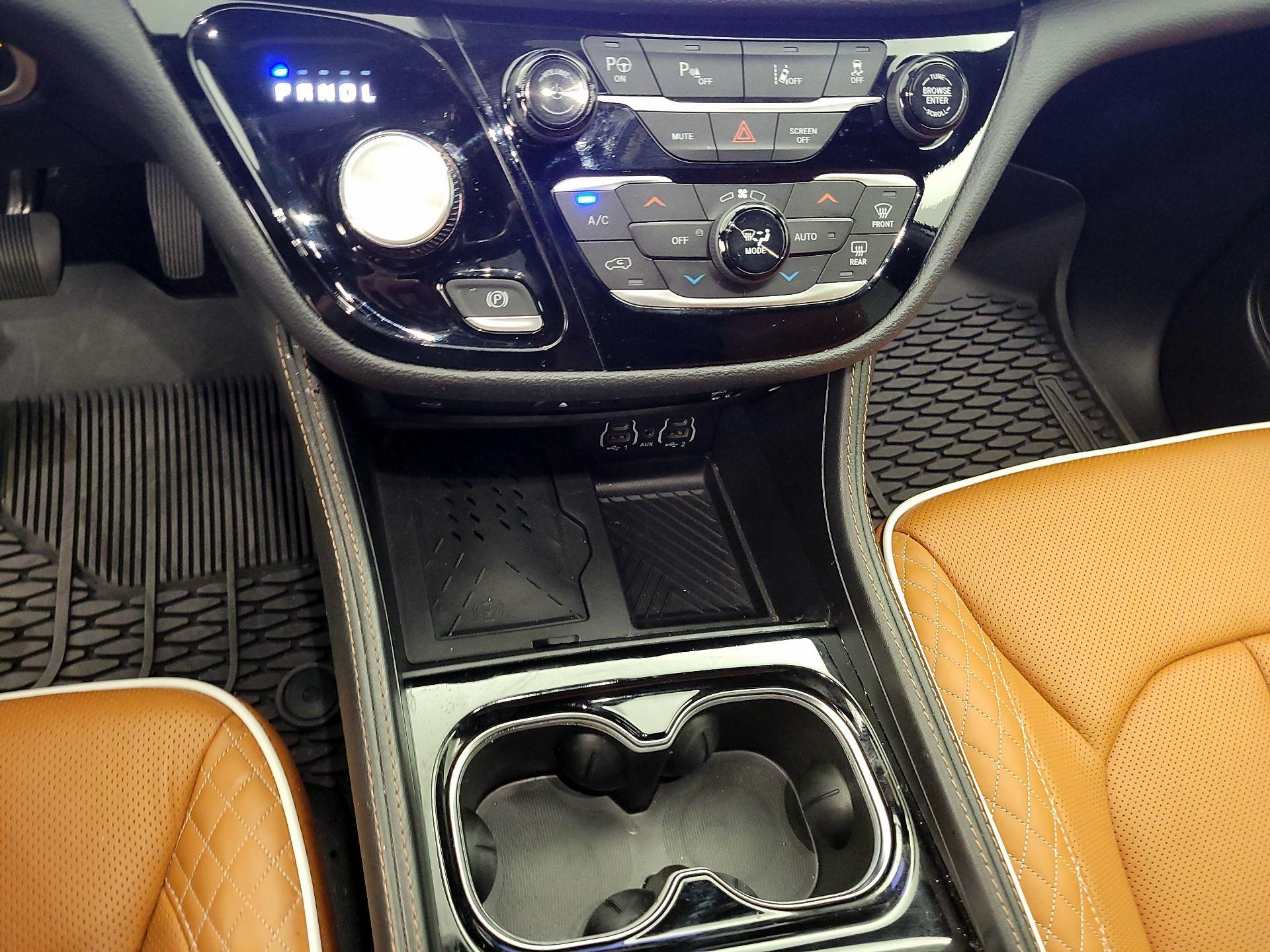 Thumbnail: 2025 Chrysler Pacifica - 17