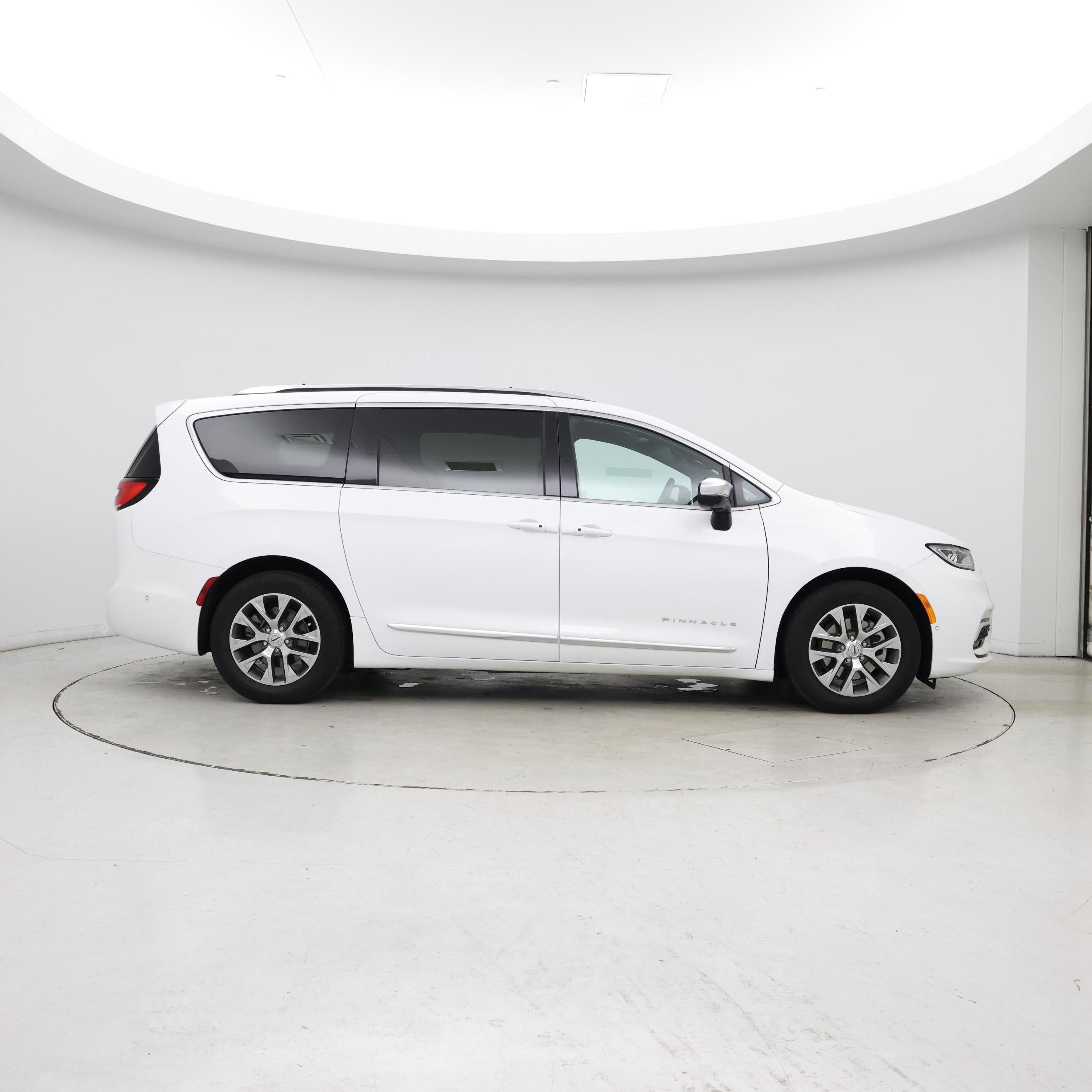 Thumbnail: 2025 Chrysler Pacifica - 7