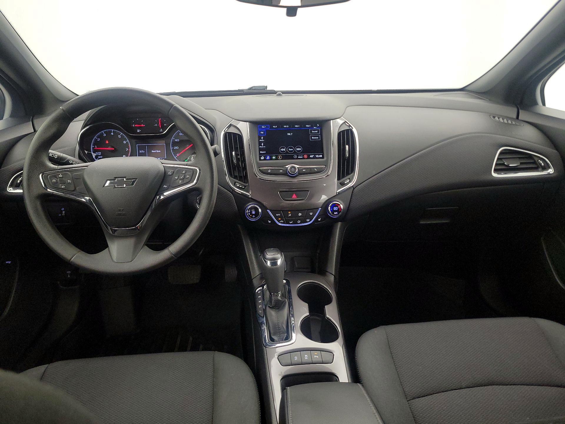 Thumbnail: 2019 Chevrolet Cruze - 9