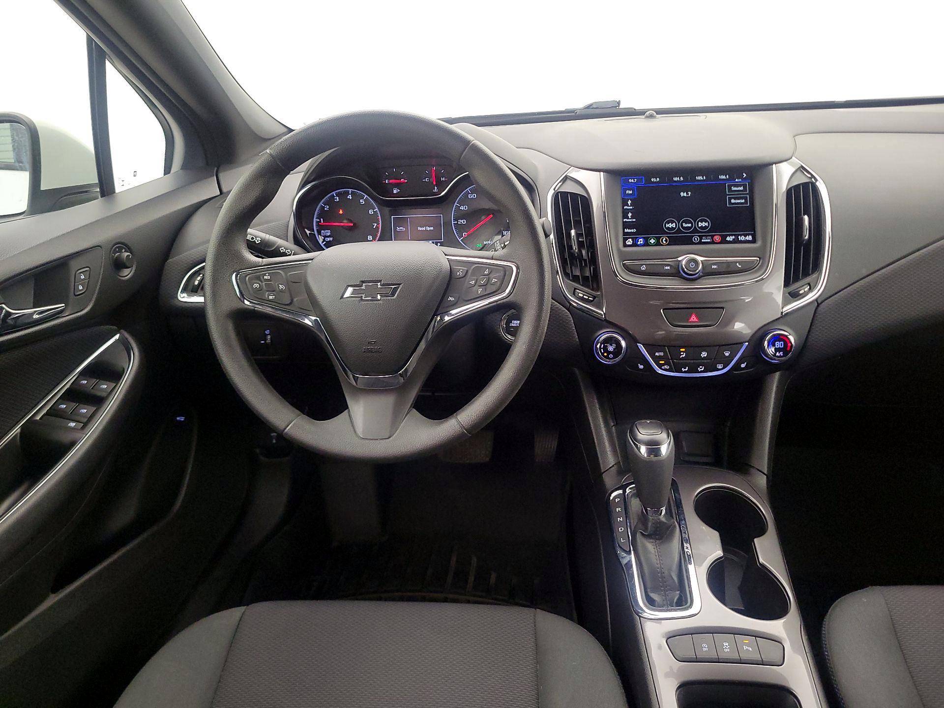 Thumbnail: 2019 Chevrolet Cruze - 10