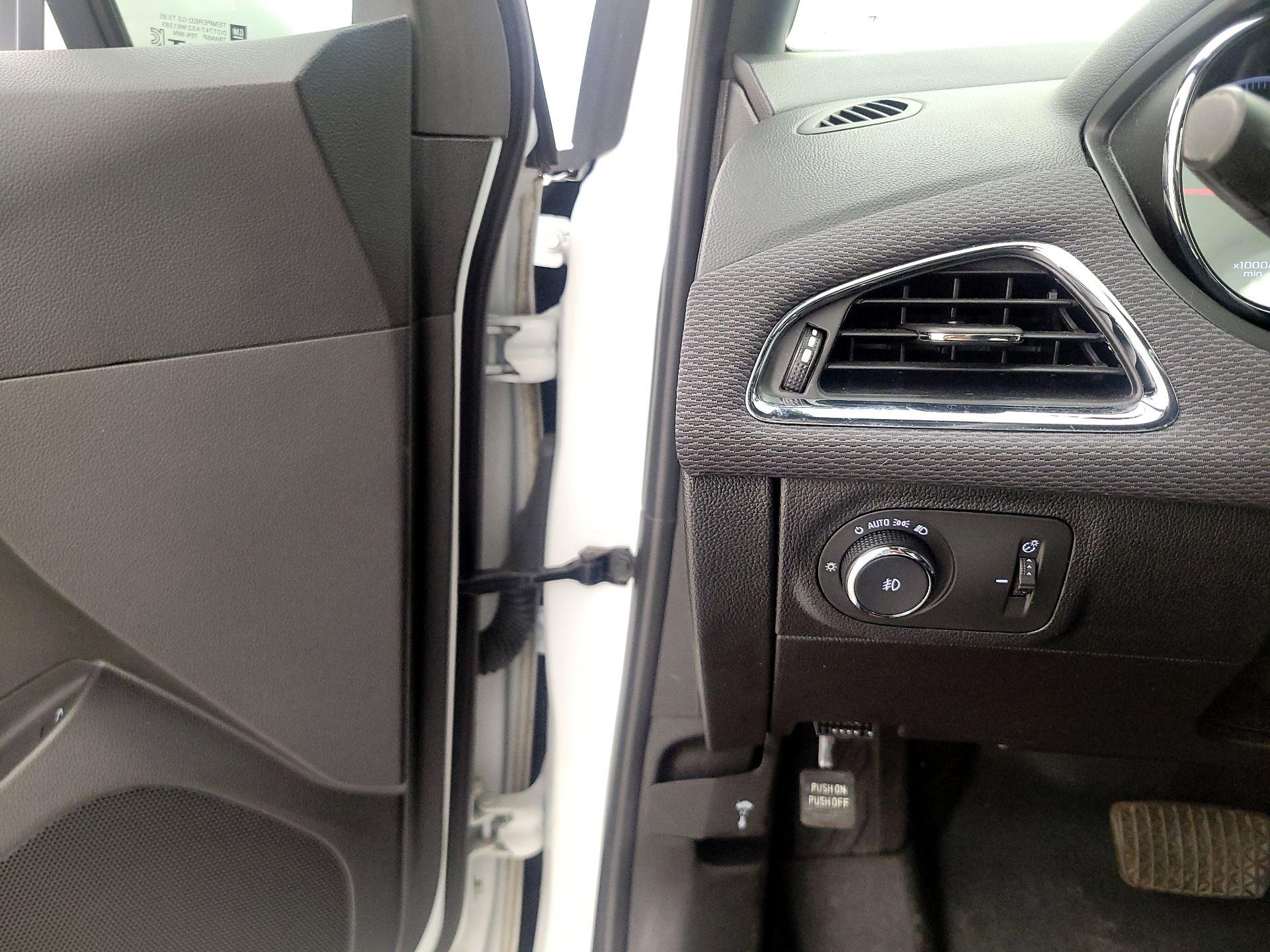 Thumbnail: 2019 Chevrolet Cruze - 13