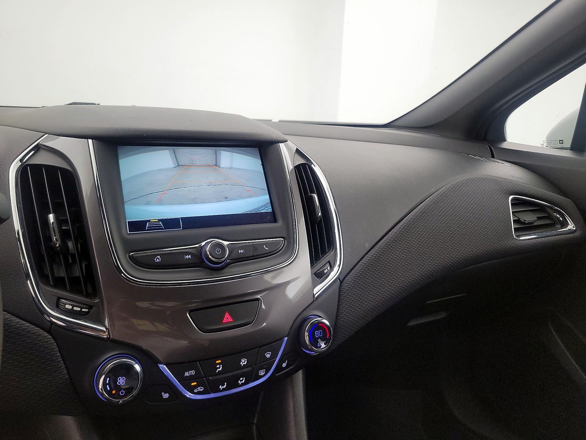 Thumbnail: 2019 Chevrolet Cruze - 14