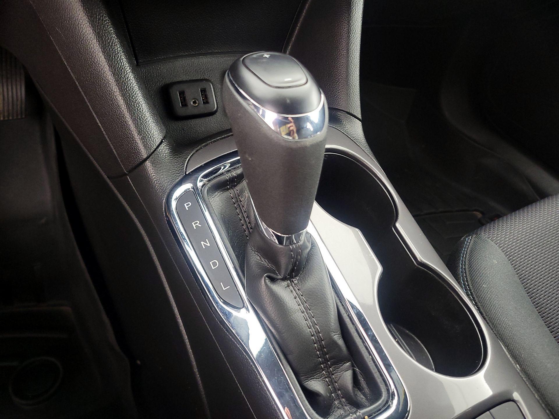 Thumbnail: 2019 Chevrolet Cruze - 17