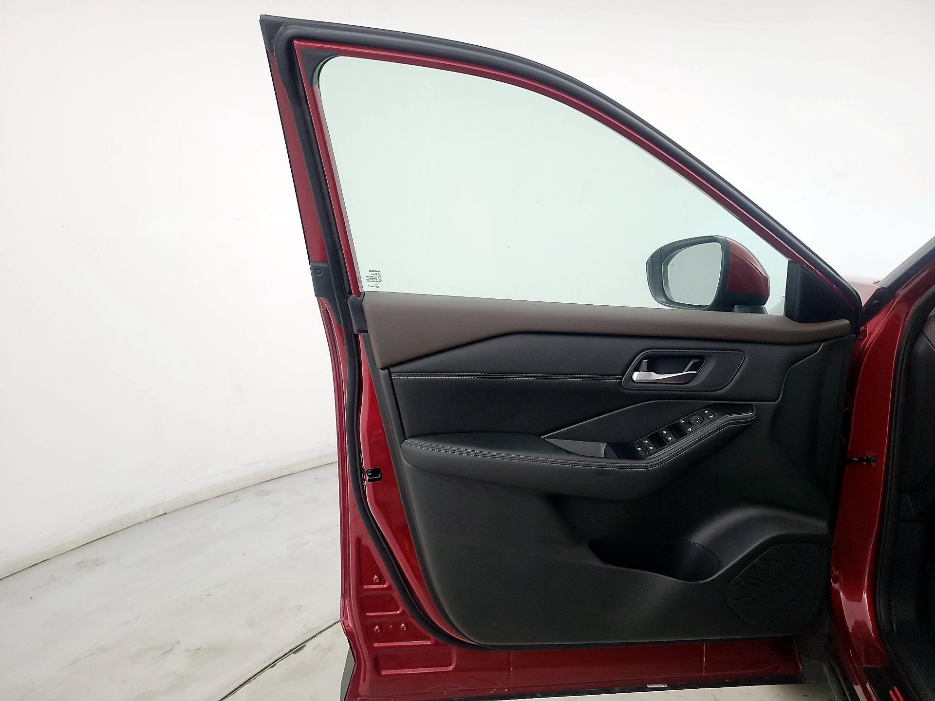 Thumbnail: 2023 Nissan Rogue - 12