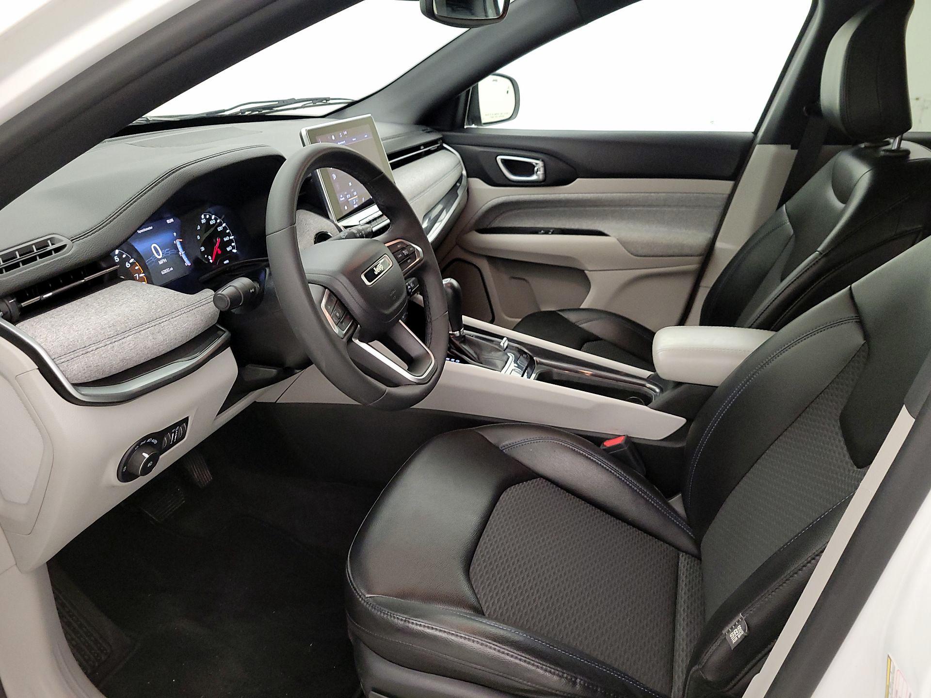 Thumbnail: 2023 Jeep Compass - 11