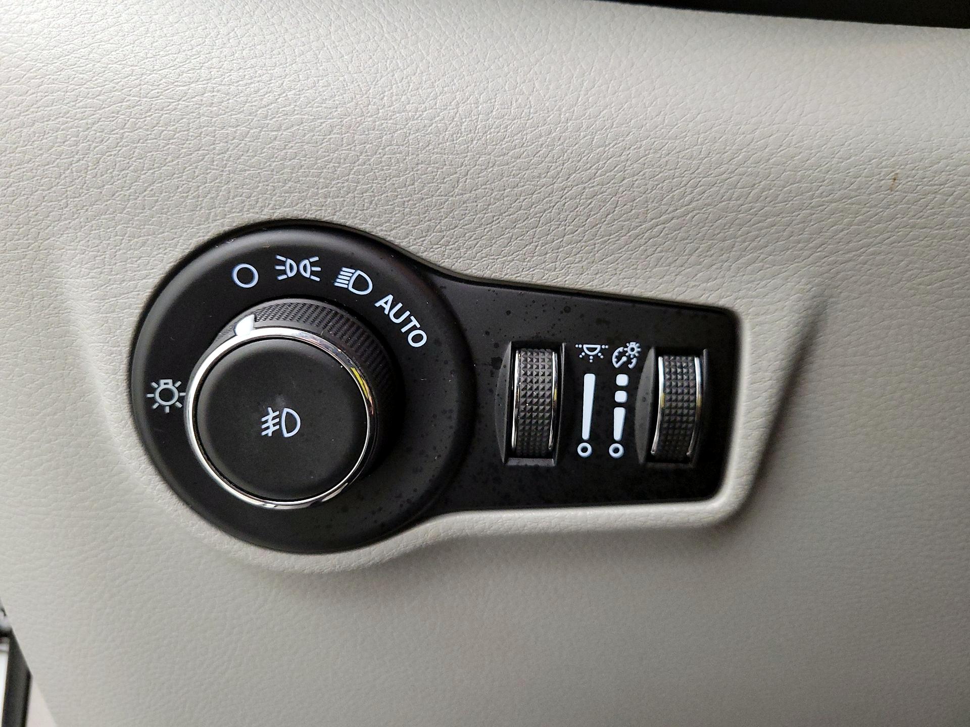 Thumbnail: 2023 Jeep Compass - 13