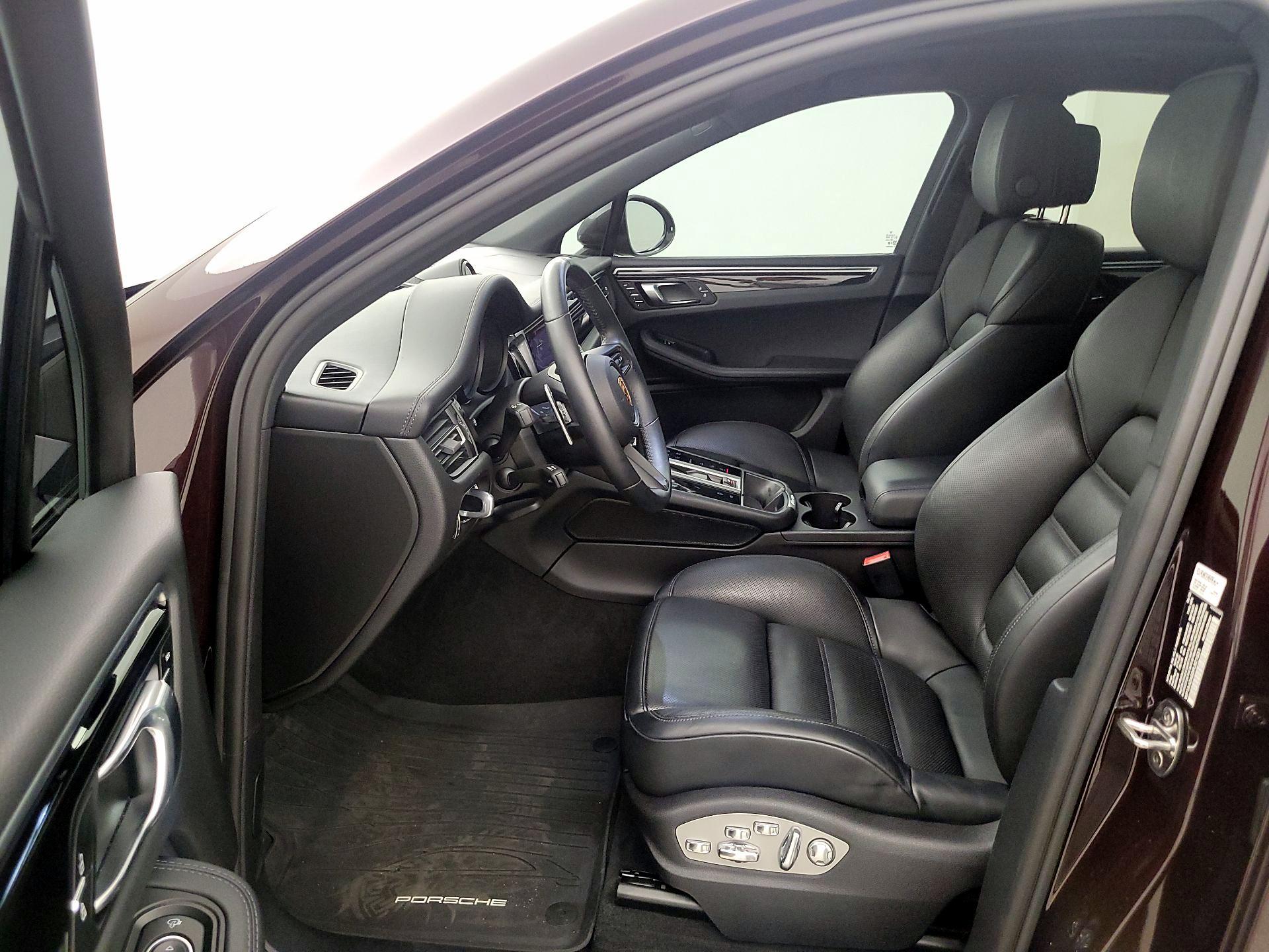 Thumbnail: 2023 Porsche Macan - 11