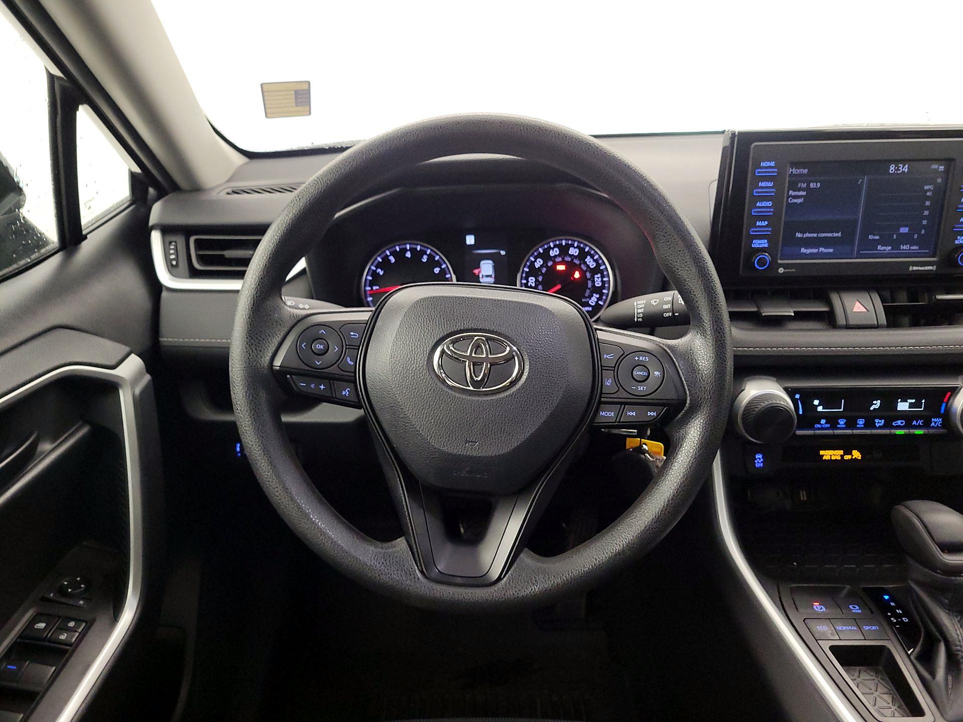 Thumbnail: 2022 Toyota RAV4 - 10