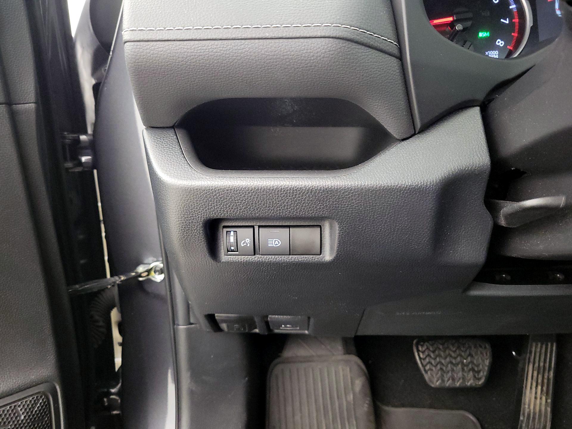 Thumbnail: 2022 Toyota RAV4 - 13