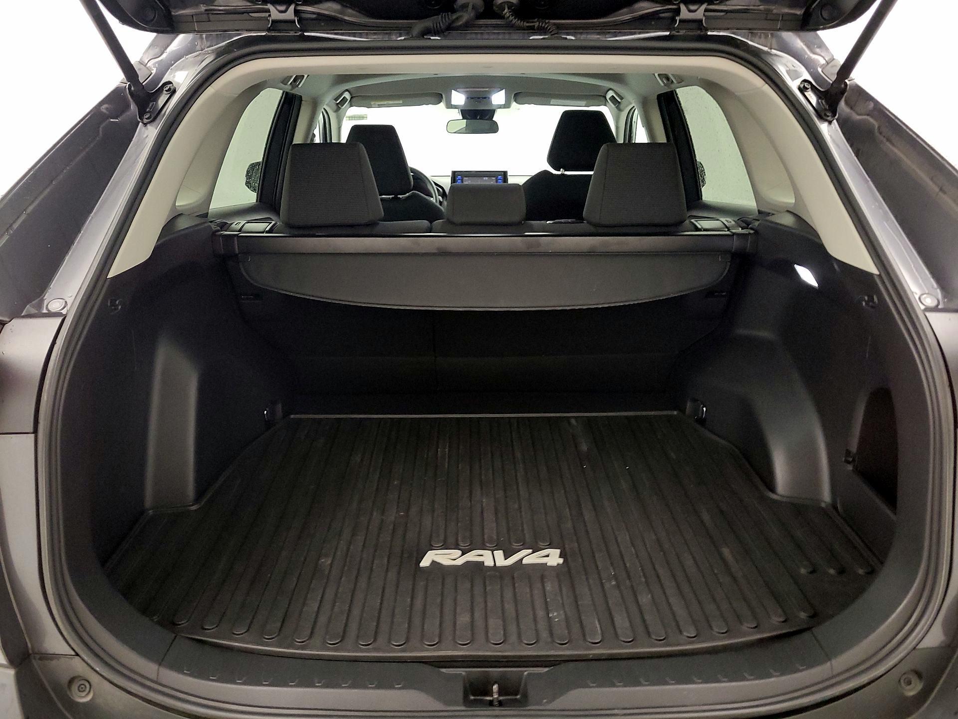 Thumbnail: 2022 Toyota RAV4 - 20