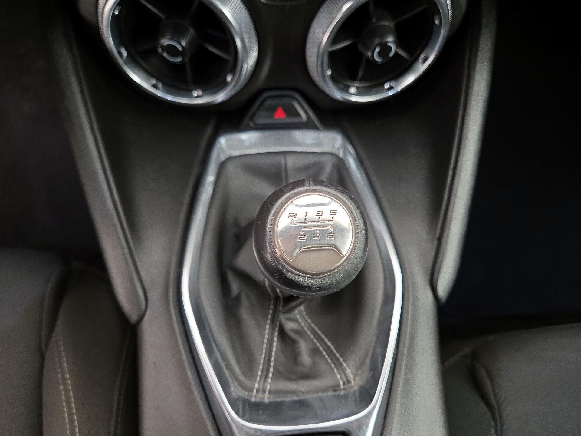 Thumbnail: 2019 Chevrolet Camaro - 16