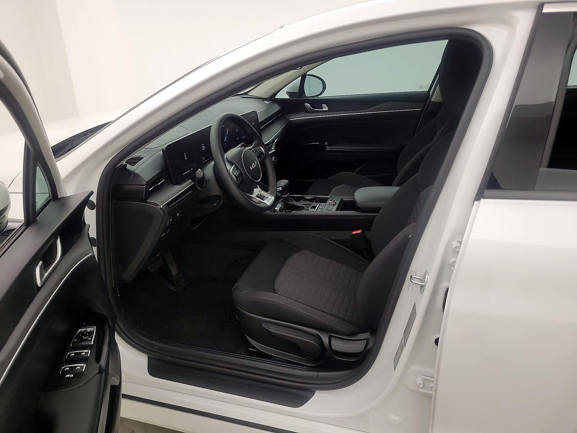 Thumbnail: 2025 Kia K5 - 11