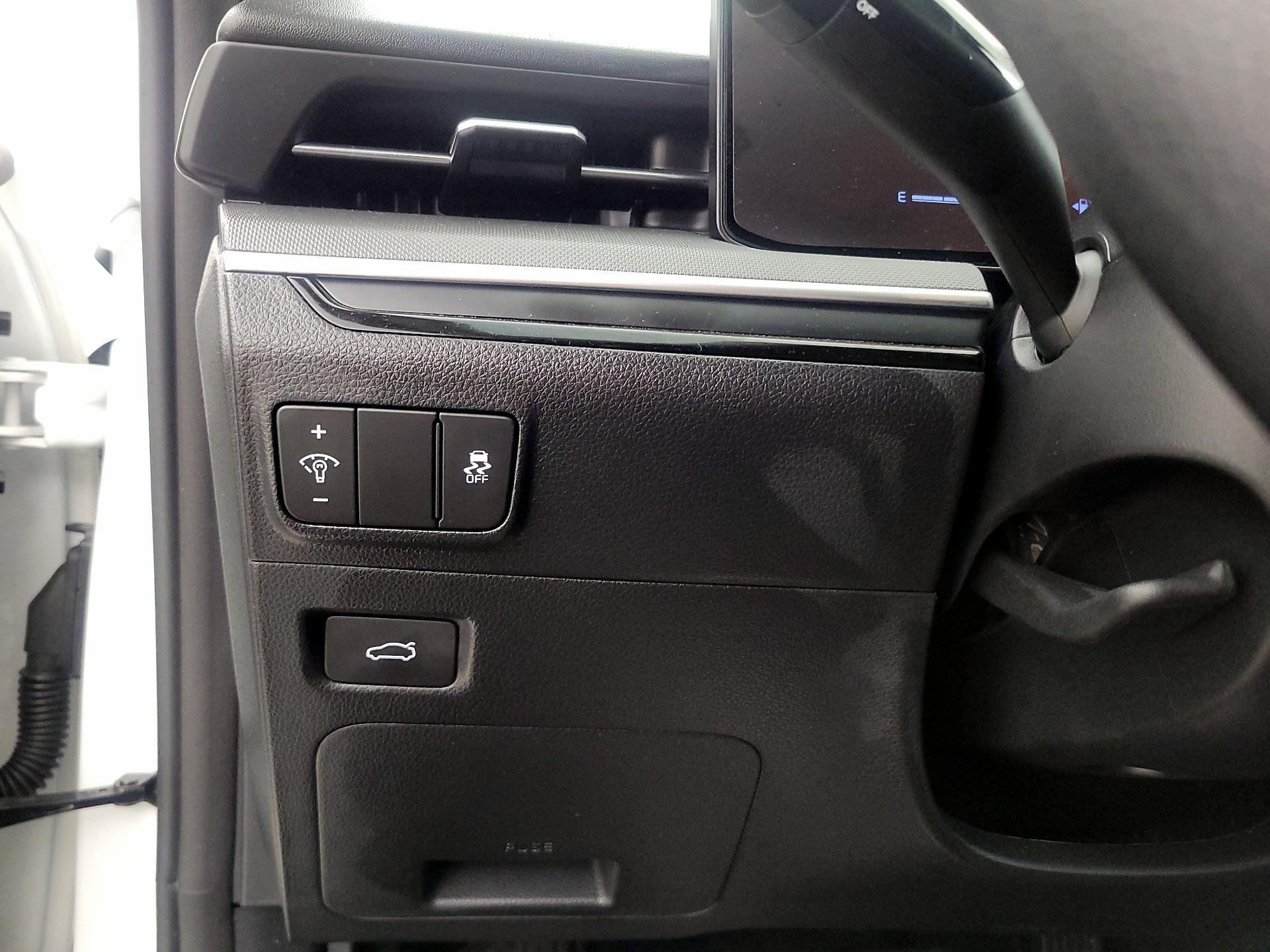 Thumbnail: 2025 Kia K5 - 13