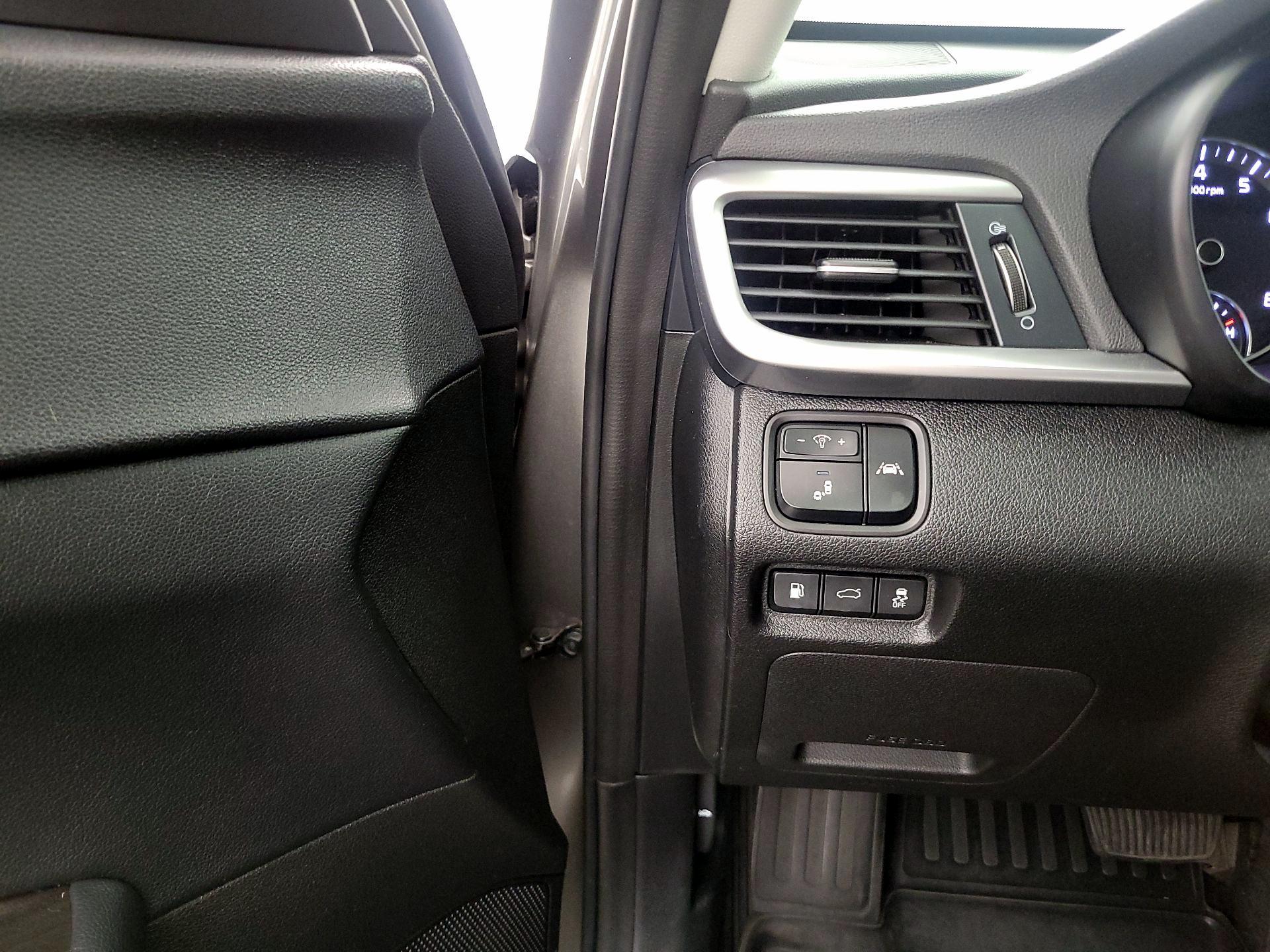 Thumbnail: 2019 Kia Optima - 13