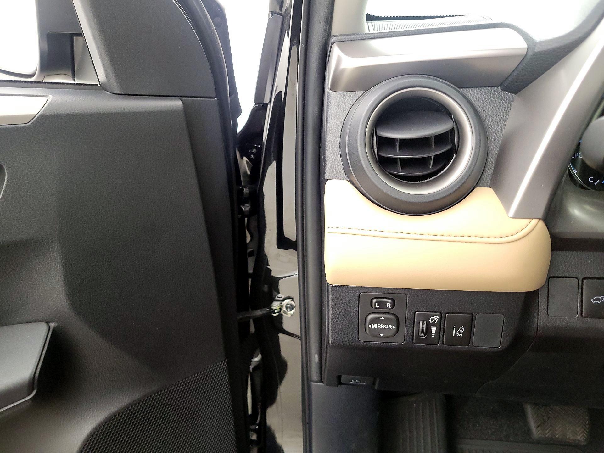 Thumbnail: 2018 Toyota RAV4 - 13