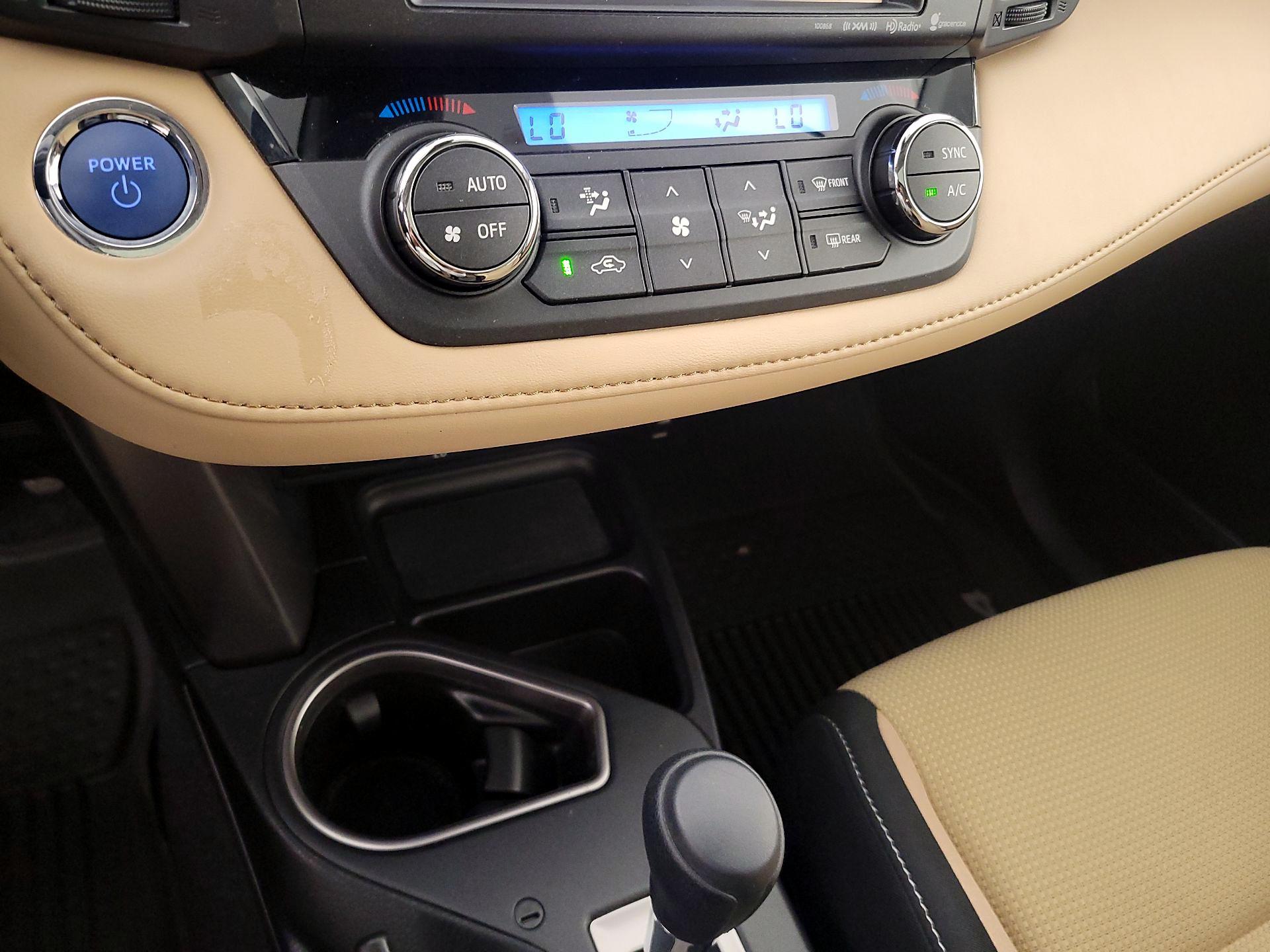 Thumbnail: 2018 Toyota RAV4 - 17