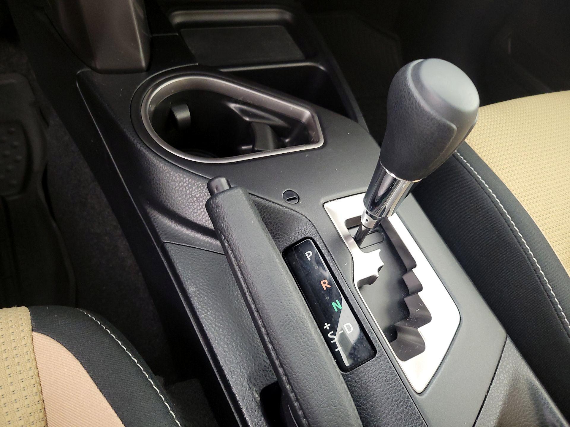 Thumbnail: 2018 Toyota RAV4 - 18