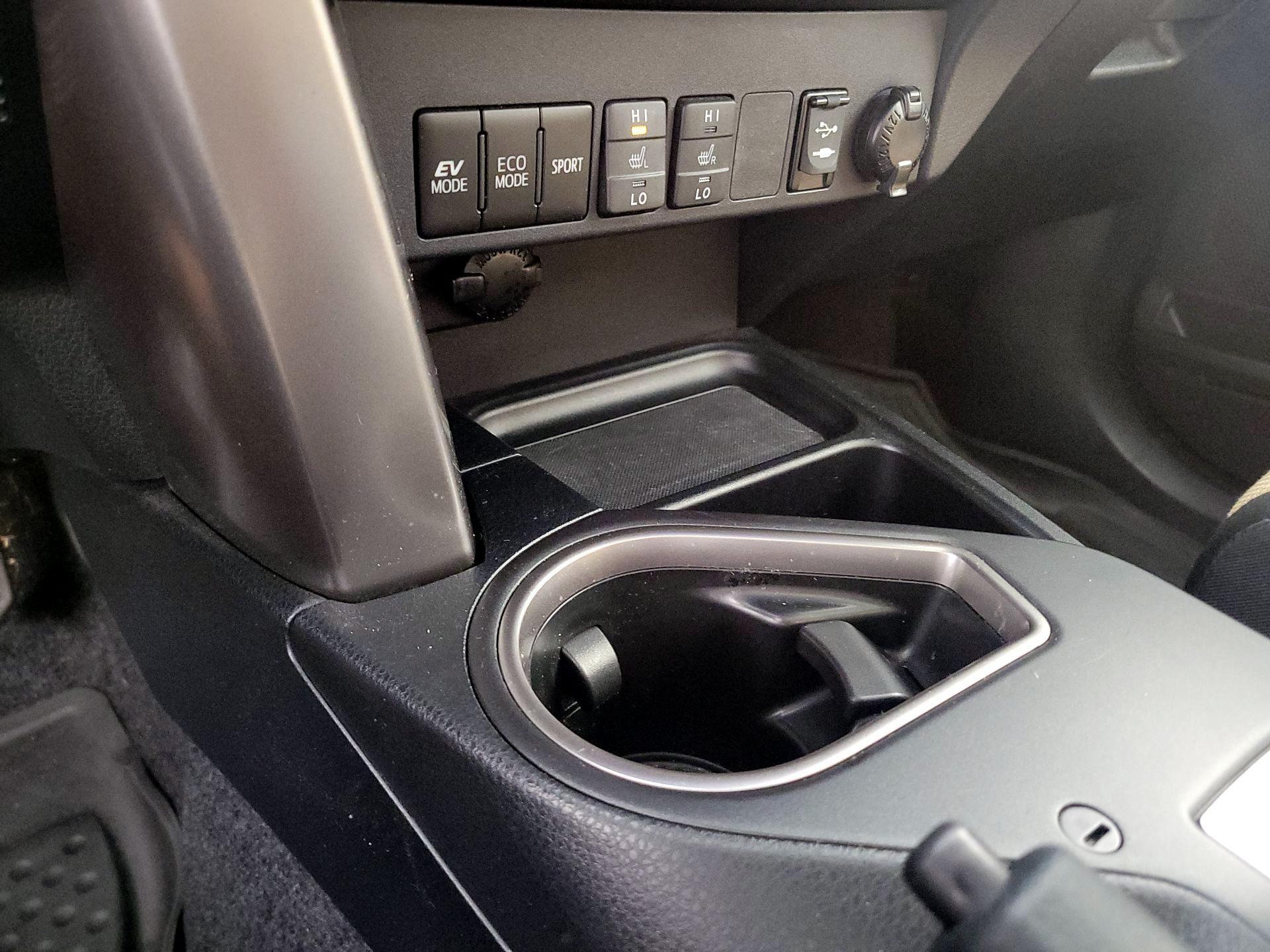 Thumbnail: 2018 Toyota RAV4 - 19