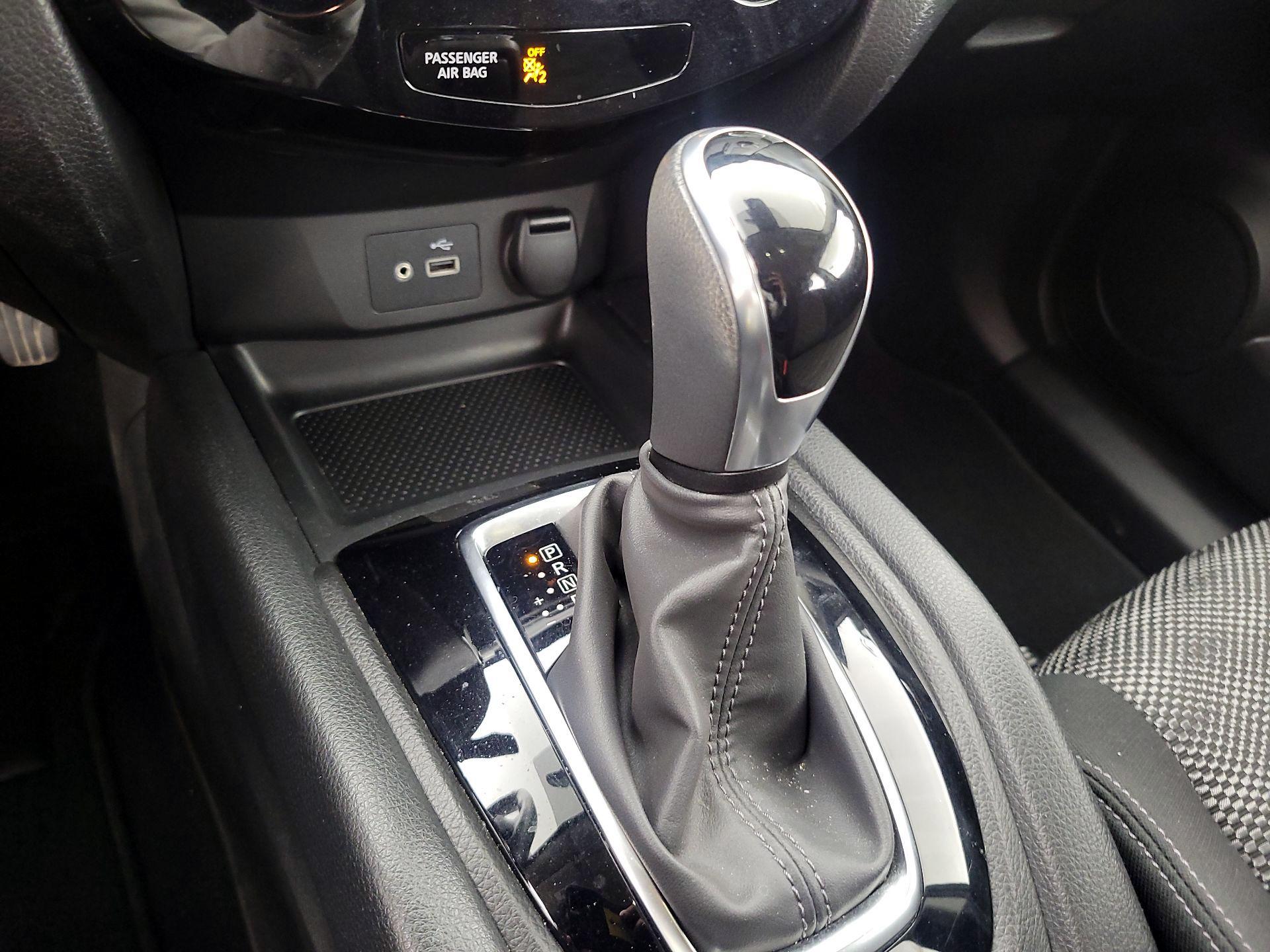 Thumbnail: 2019 Nissan Rogue Sport - 17