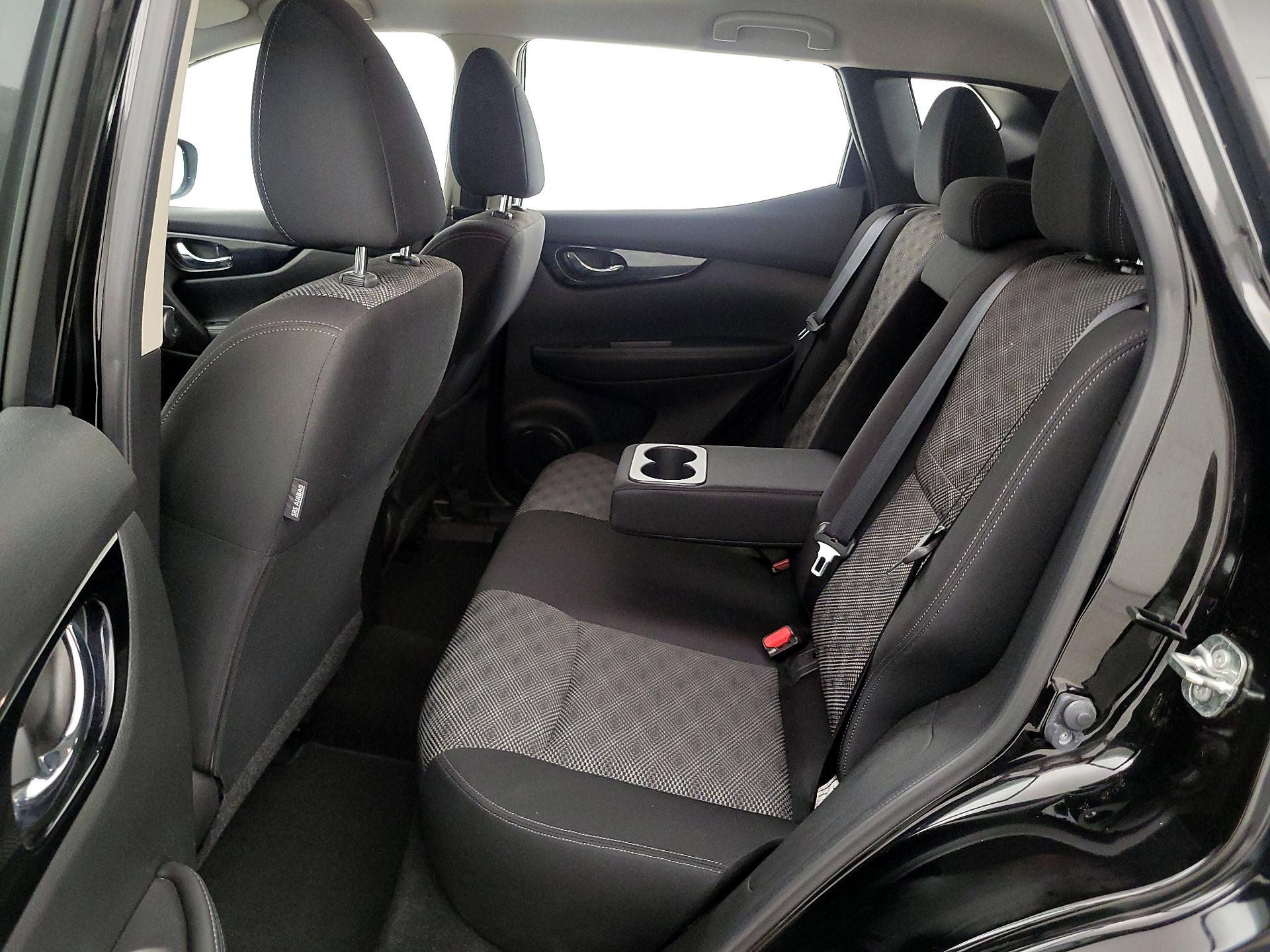 Thumbnail: 2019 Nissan Rogue Sport - 19