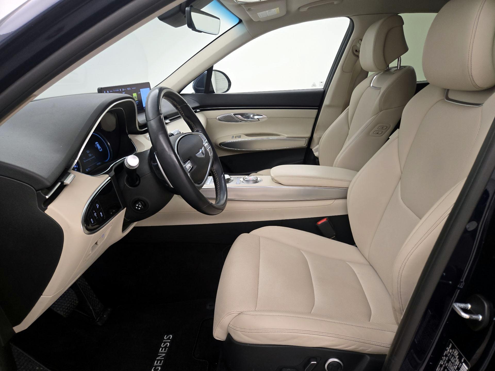 Thumbnail: 2022 Genesis GV70 - 11