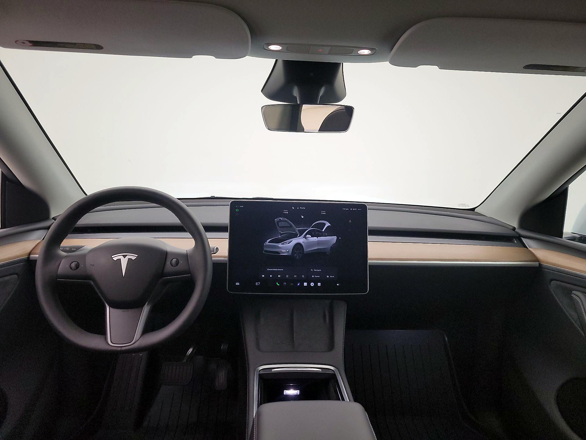 Thumbnail: 2025 Tesla Model Y - 9