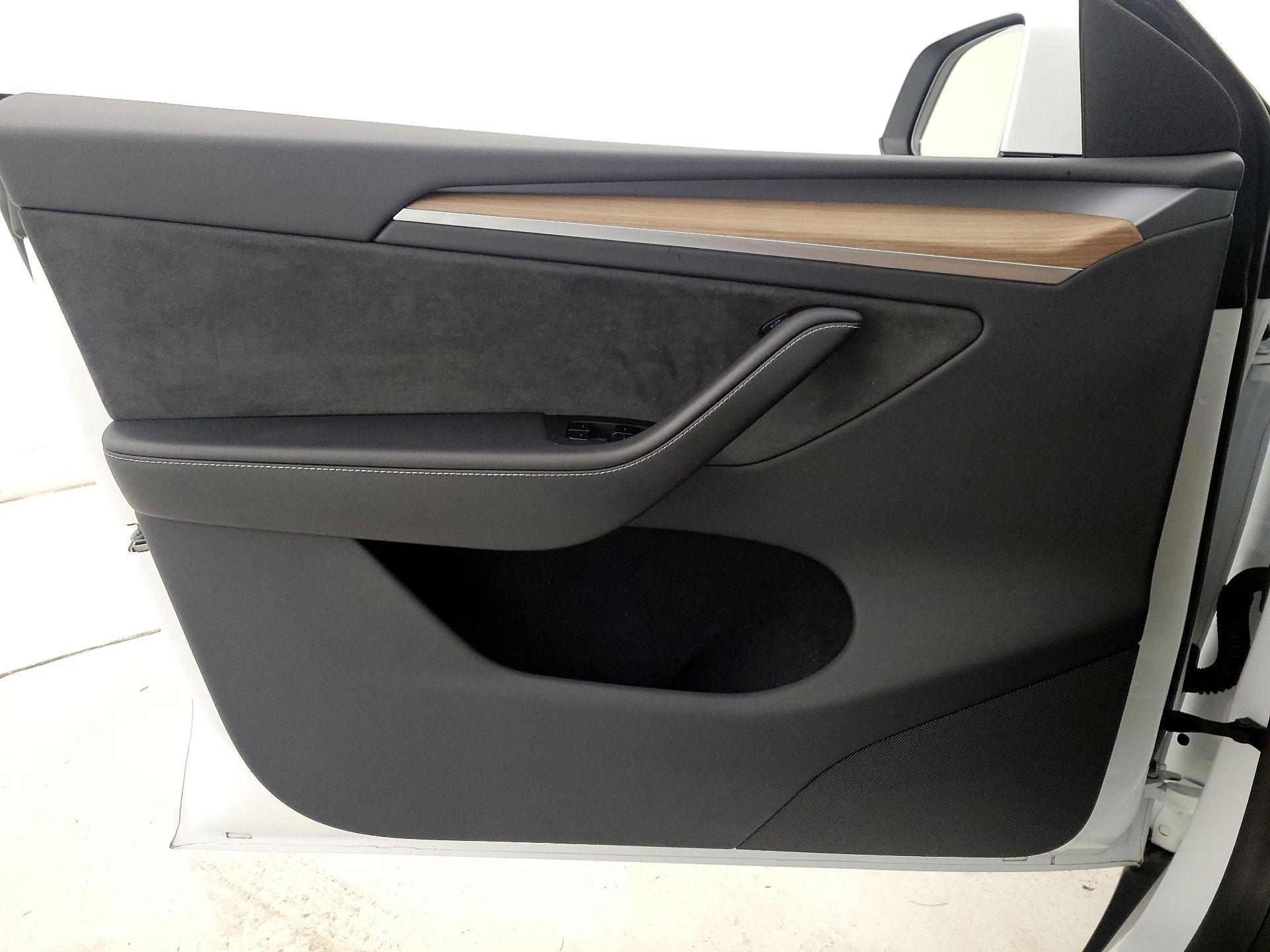 Thumbnail: 2025 Tesla Model Y - 12