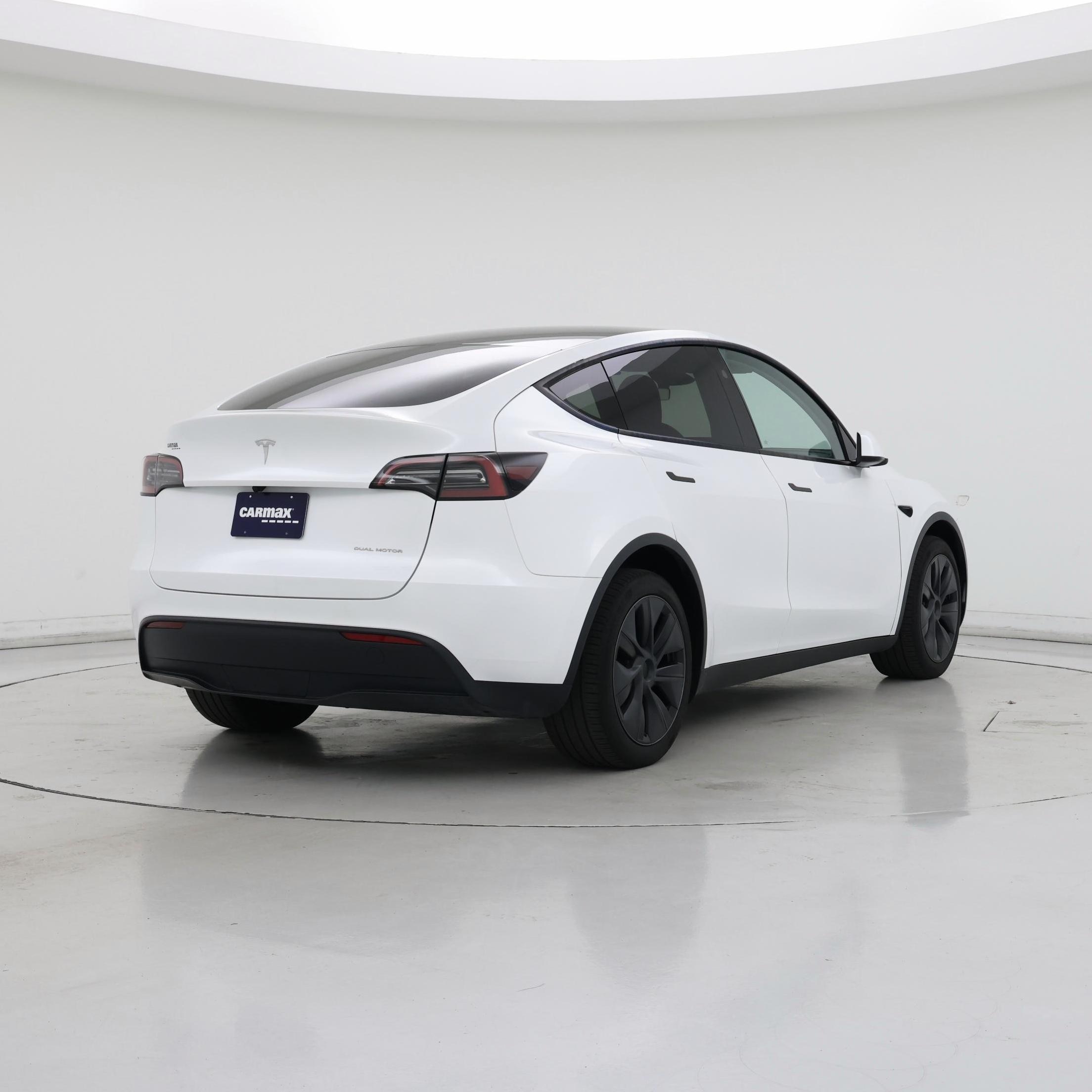 Thumbnail: 2025 Tesla Model Y - 8