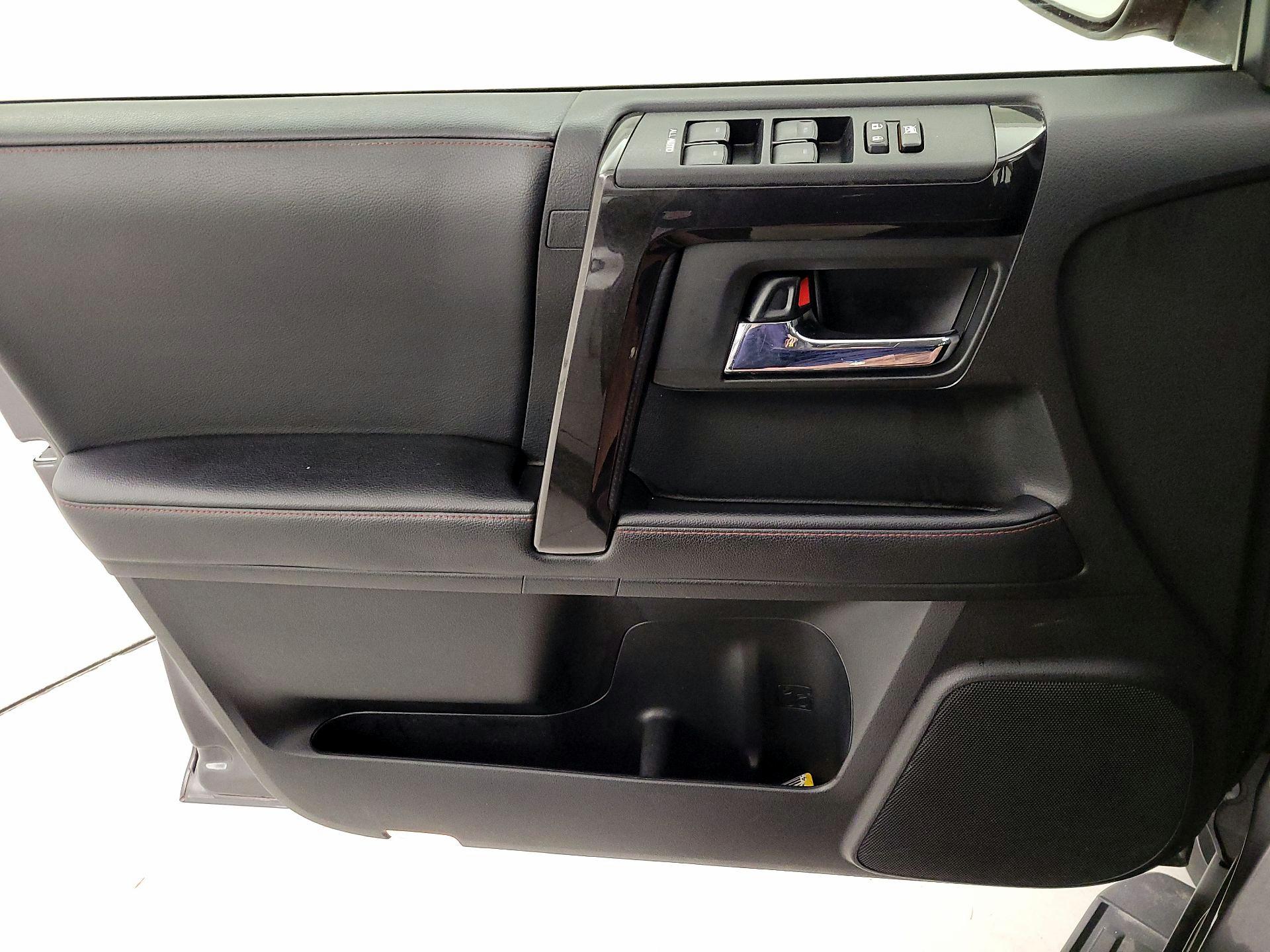 Thumbnail: 2021 Toyota 4Runner - 12