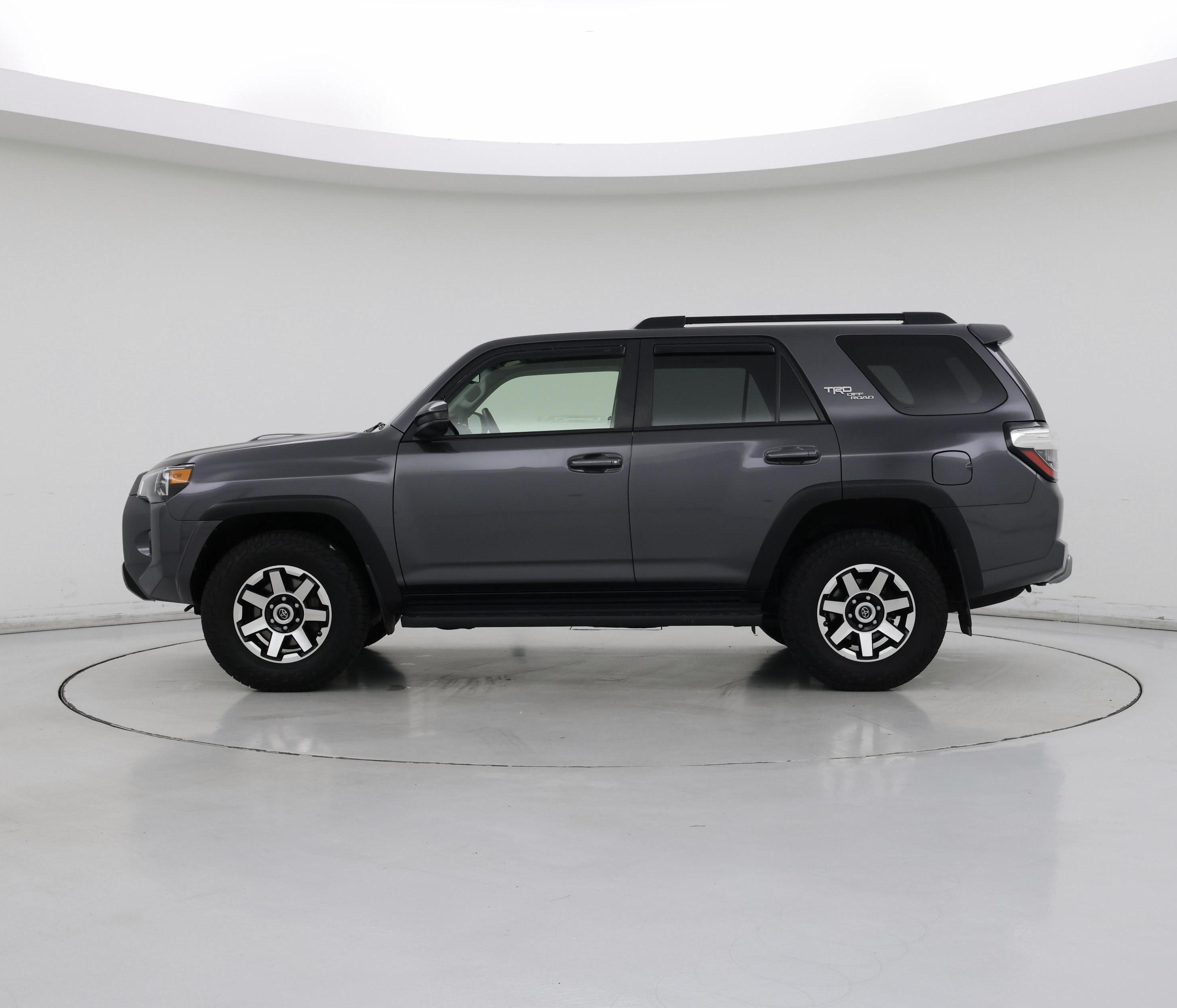 Thumbnail: 2021 Toyota 4Runner - 3